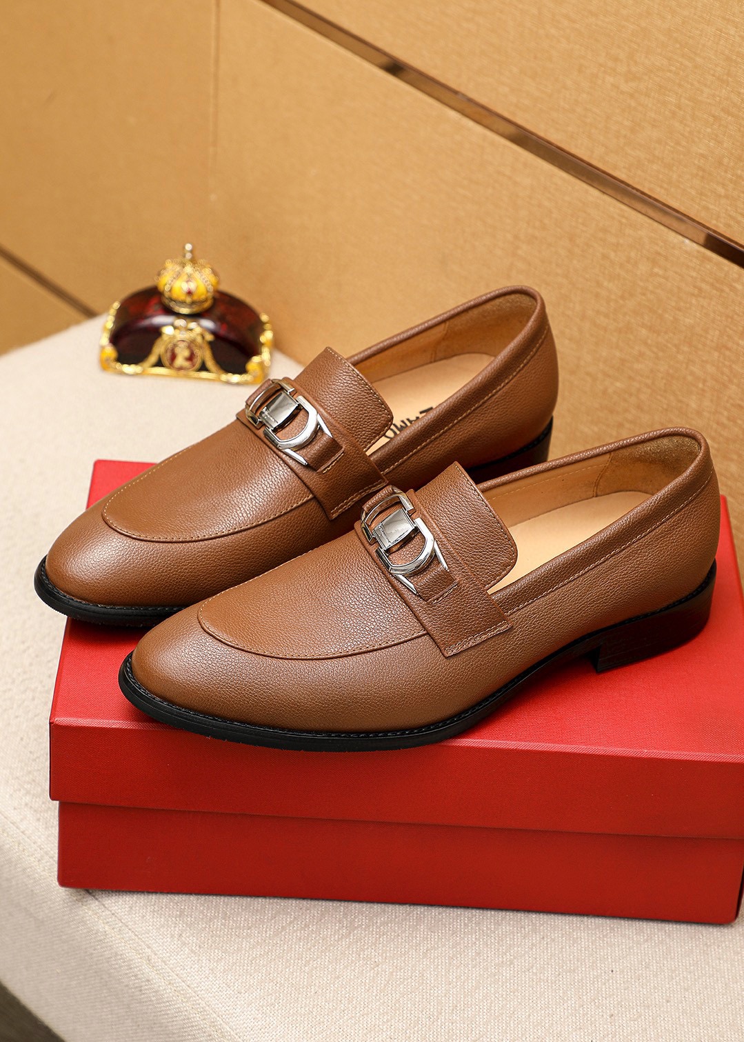 Salvatore Ferragamo Men's Leather Loafers with Iconic Buckle Detail - Stylish Brown 4 i1745460755 7889 2