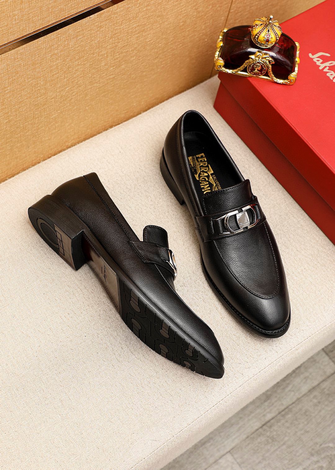 Ferragamo Men's Black Leather Loafers with Silver Buckle - Sizes 39-44 3 i1745460790 1757 1