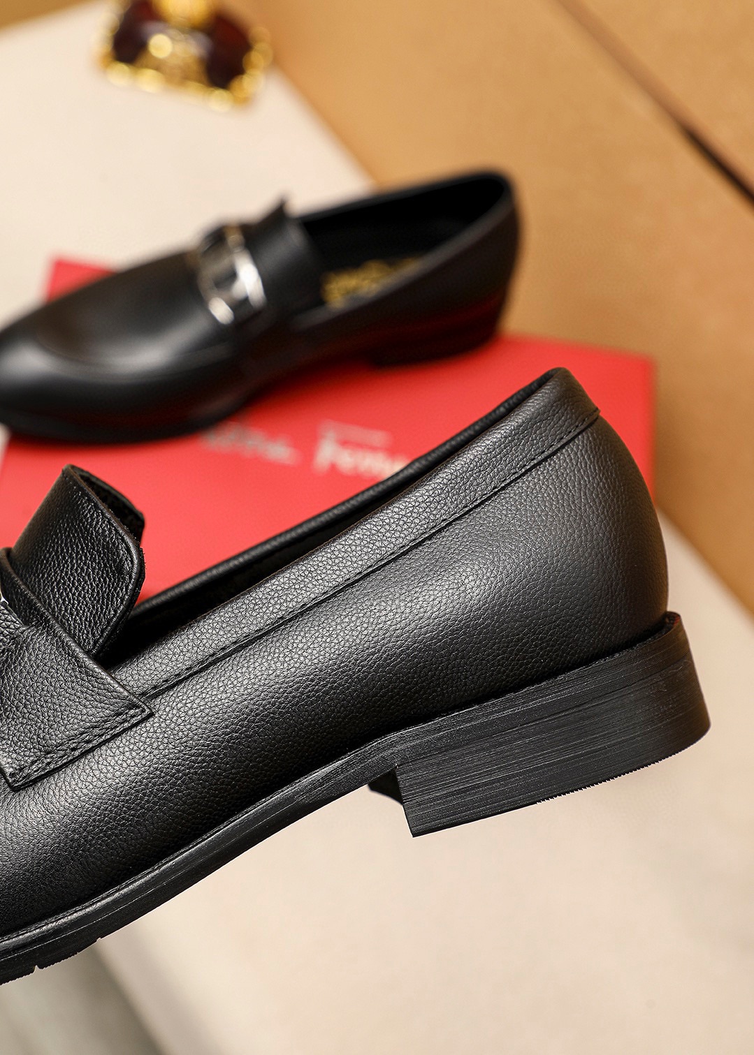 Ferragamo Men's Black Leather Loafers with Silver Buckle - Sizes 39-44 8 i1745460790 6929 6