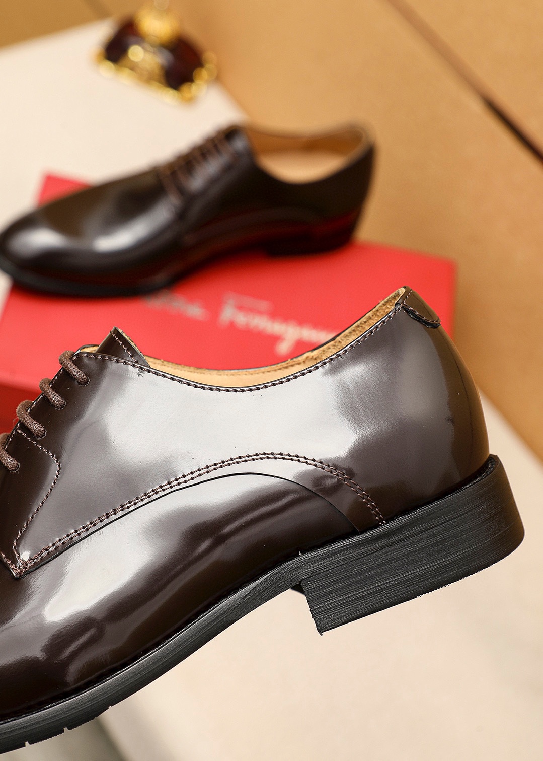 Ferragamo Men's Leather Oxford Dress Shoes - Elegant Business Style 9 i1745460972 6896 7