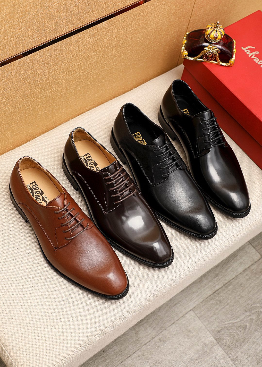Ferragamo Men's Leather Oxford Dress Shoes - Elegant Business Style 6 i1745460972 8731 4