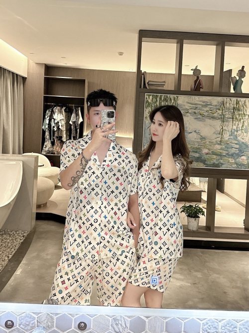 Louis Vuitton Summer Pajama Set: Breathable Silk, Stylish Loungewear 1 Louis Vuitton Summer Pajama Set: Breathable Silk, Stylish Loungewear