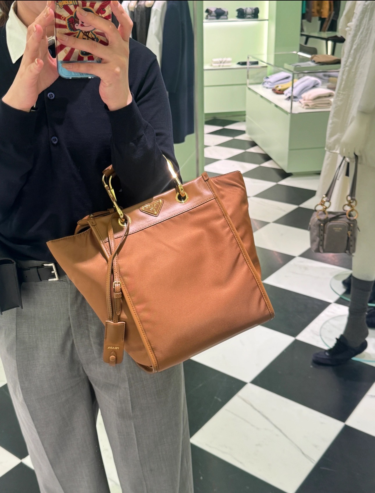 Prada Product _dCHqf9DB644YjpwHQWi71fUYKKv5VW7ZvN0S_cw