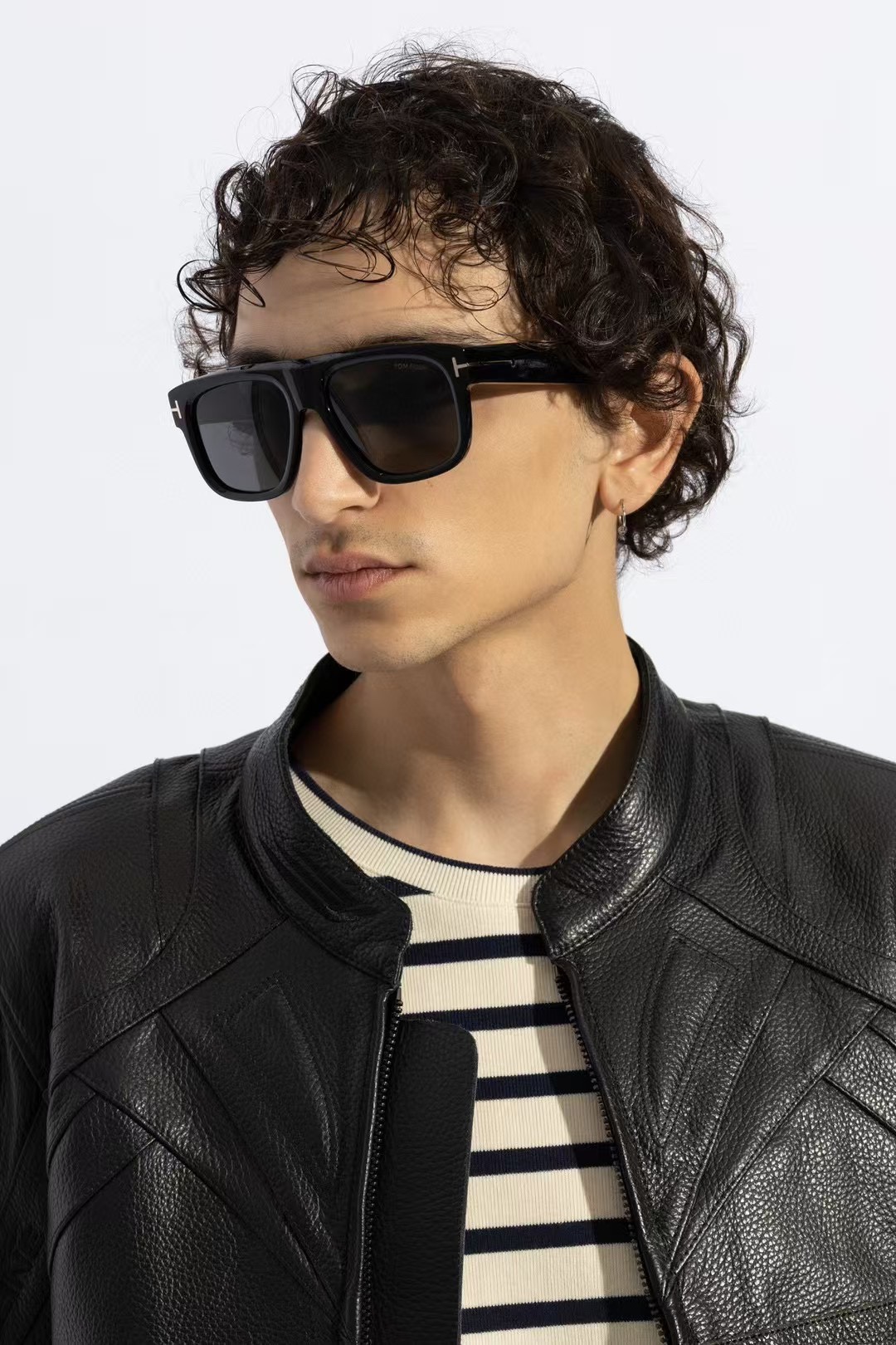  ‼️ 模特图 𝐓𝐎𝐌 𝐅𝐎𝐑𝐃 FT1201 Tom Ford
横鼻梁框架
FROM THE ICON