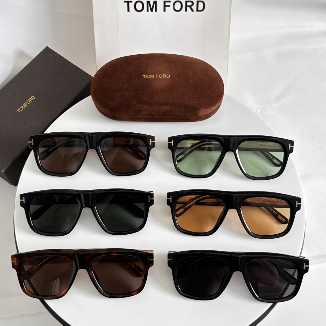  ‼️ 模特图 𝐓𝐎𝐌 𝐅𝐎𝐑𝐃 FT1201 Tom Ford
横鼻梁框架
FROM THE ICON