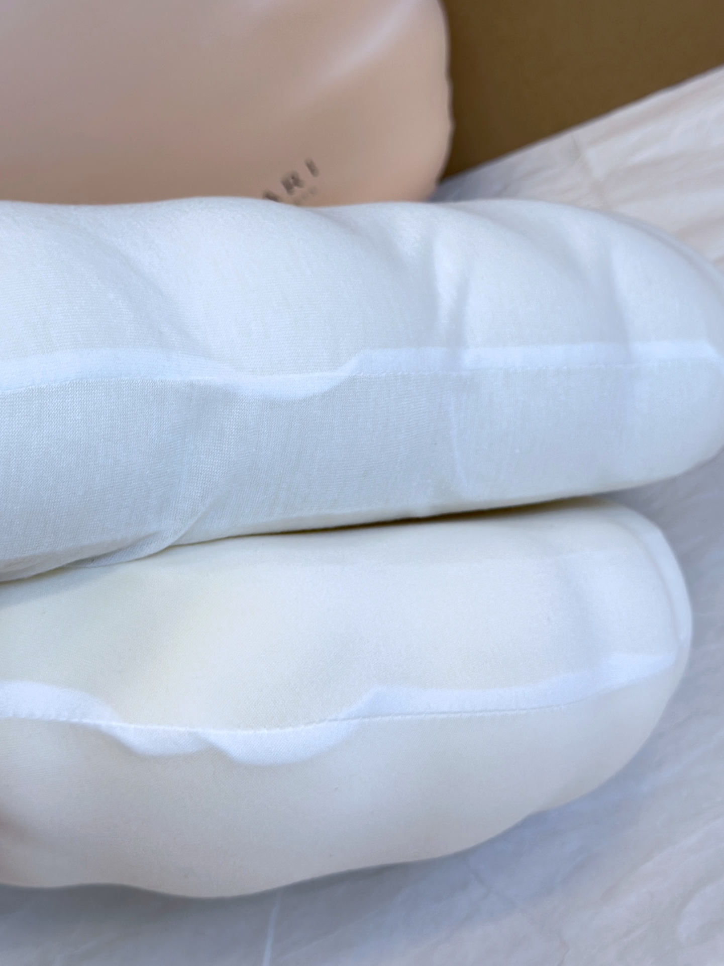 Engineered to deliver plush yet resilient support, this pillow core main - Comprehensive 6