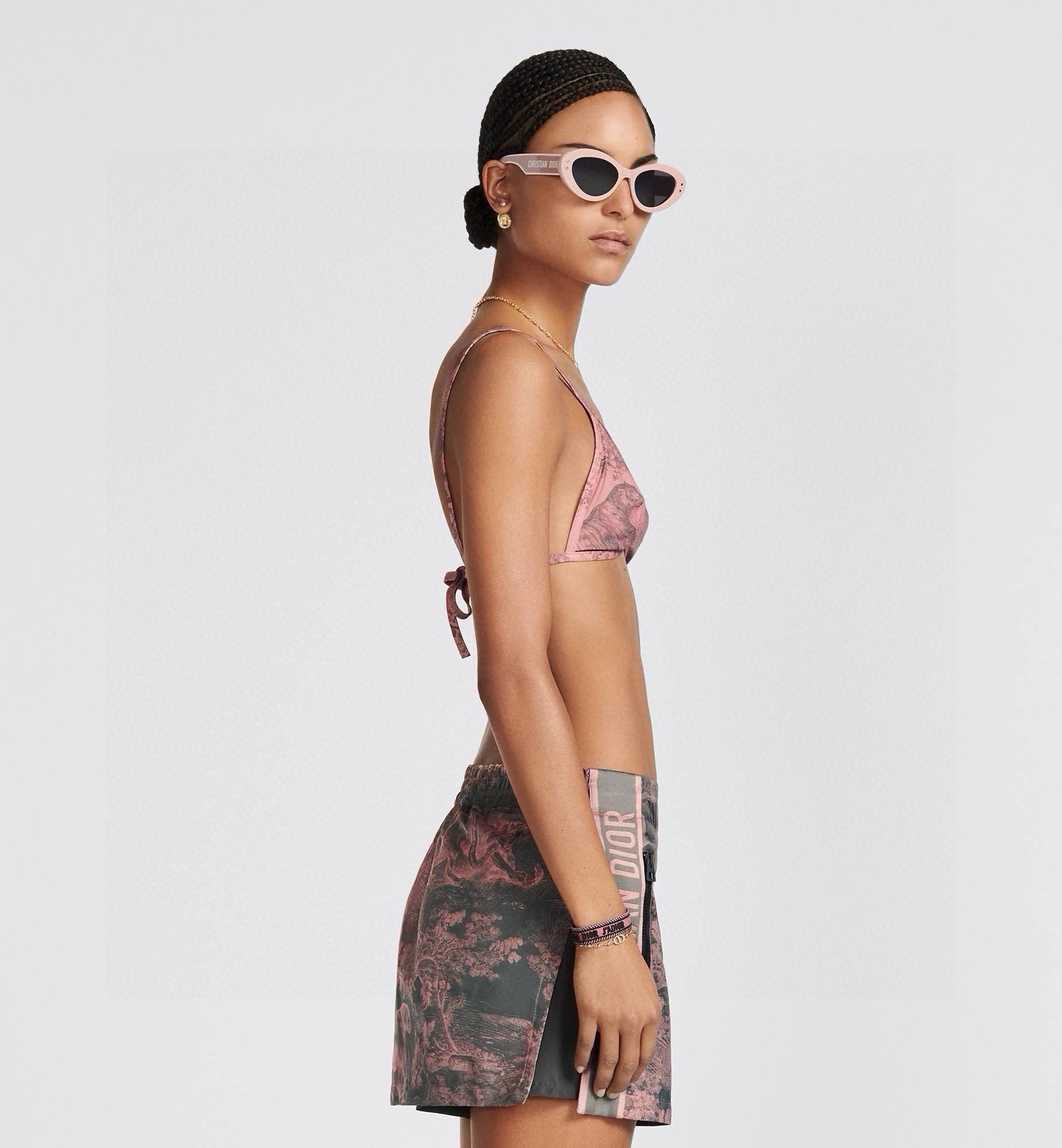 NO:304934,Three-piece Dior Classic Bikini suitable for swimsuits in many scenarios♀Seaside, swimming pool, hot spring, water park, rafting can be worn inside and outside, and it is completely possible to wear. The fabric is breathable and comfortable. Quick-drying elastic swimsuits are more easy to clean. S M L XL swimsuits, swimsuits, bikinis, dior, dior, swimsuits, bikinis19860909三件套 Dior迪奥 经典比基尼适合多种场景的游泳衣♀海边 游泳池 温泉 水上乐园 漂流都可以内搭外穿也完全可以 面料透气舒适.速干弹性的游泳衣更加帖肤易清洗S M L XL泳衣泳裤比基尼,泳衣，泳裤，比基尼,dior,dior,swimsuits,bikinis,accessory