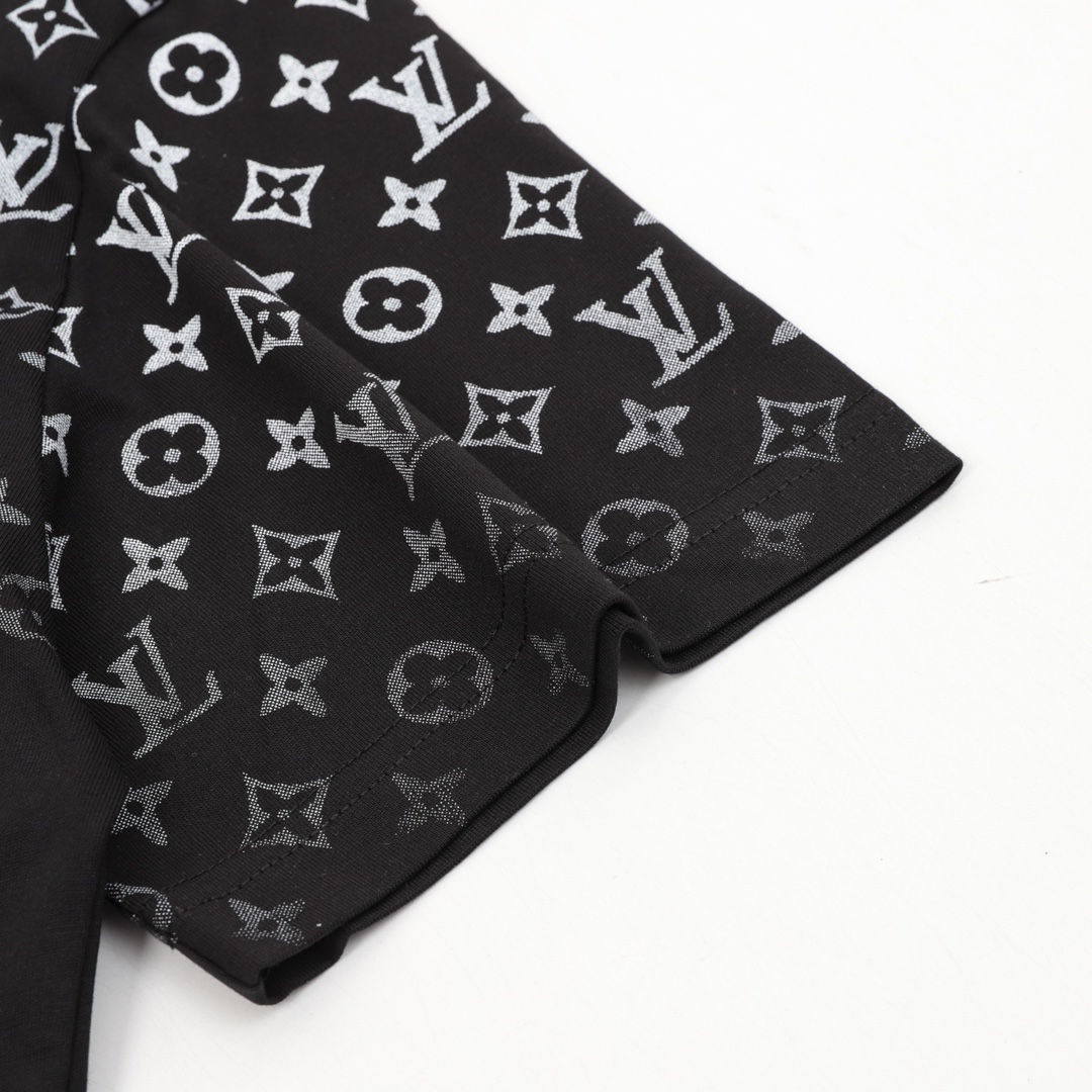 💰100
Louis Vuitton/路易威登 渐变满印LOGO短袖T恤
Size：XS-L