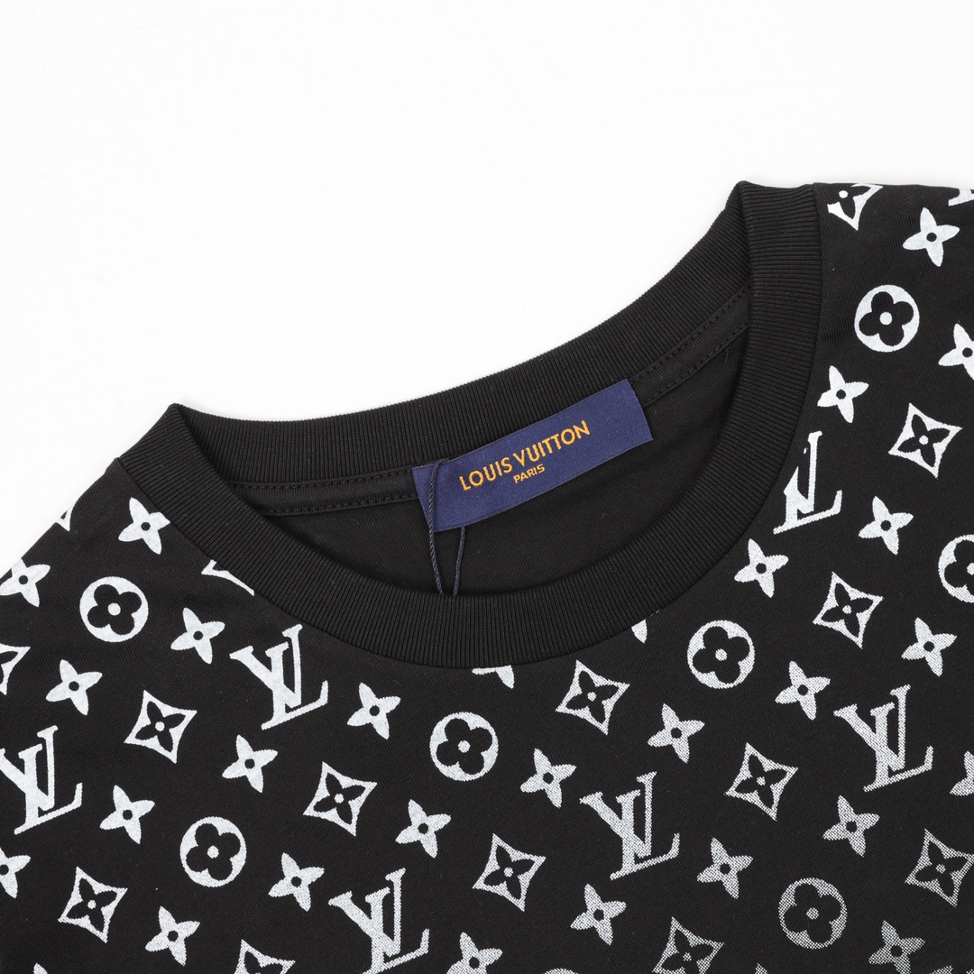 💰100
Louis Vuitton/路易威登 渐变满印LOGO短袖T恤
Size：XS-L