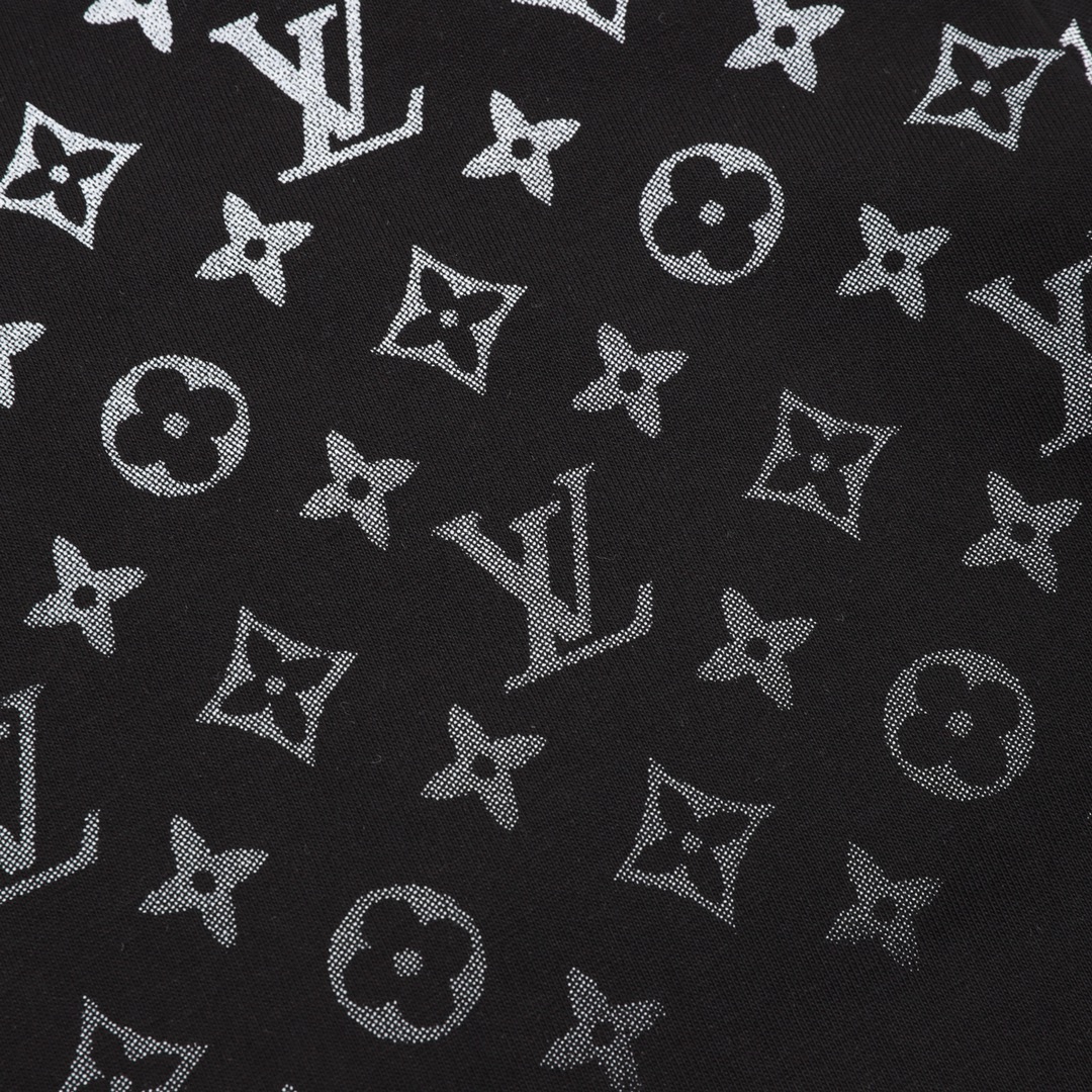 💰100
Louis Vuitton/路易威登 渐变满印LOGO短袖T恤
Size：XS-L