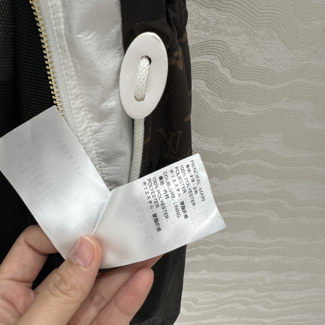 独家首发❤️原单品质💕lou神仙颜值的彩虹假日🌈系列经典MONOGRAM老花拼接撞色设计连衣裙。进口记忆