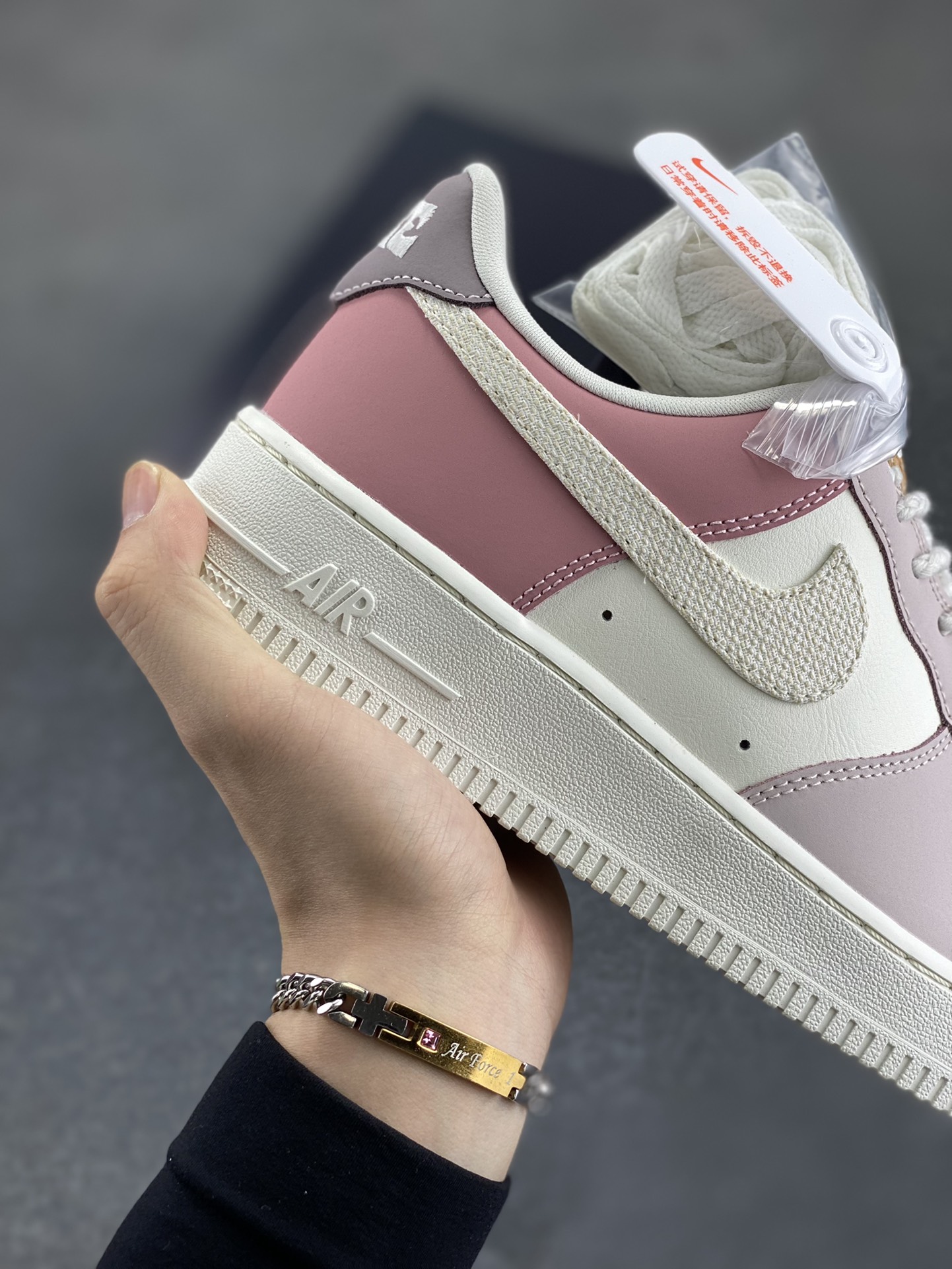 图片[6]-Air Force 1 Nike Low 白蓝灰 原楦头原纸板 打造纯正空军版型 专注外贸渠道 全掌内置蜂窝气垫 #原盒配件 原厂中底钢印、拉帮完美 货号：IB8874-111 尺码：35.5 36 36.5 37.5 38 38.5 39 40 40.5 41 42-选品中心