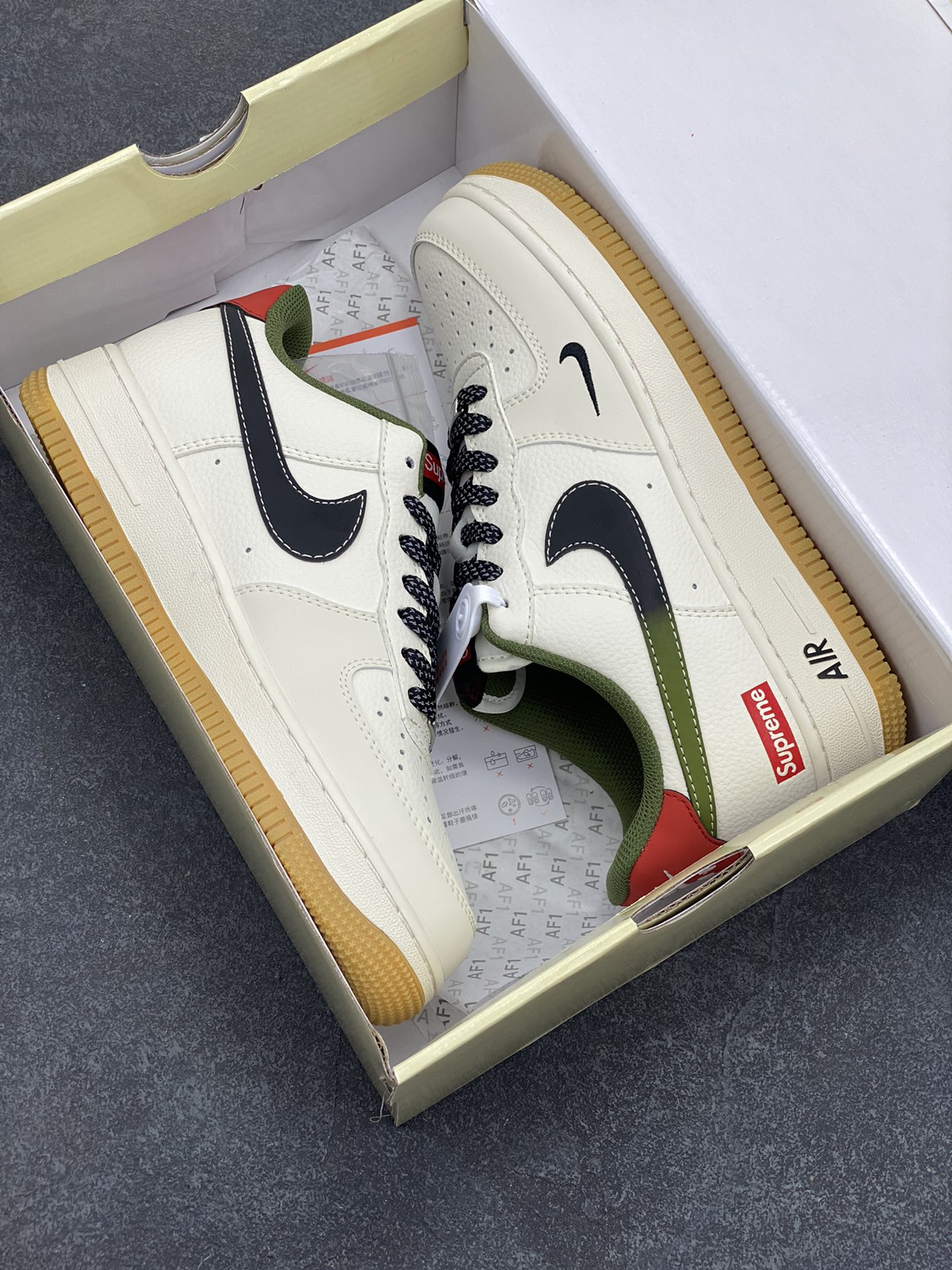 图片[9]-NIke Air Force 1 \’07 Low “Supreme联名——渐变生胶”空军一号 低帮 运动鞋 休闲鞋 折边针车 工艺难度大 原楦头原纸板 原装鞋盒 定制五金配件 内置全掌气垫 原厂鞋底 货号：XS1958-567 尺码：36 36.5 37.5 38 38.5 39 40 40.5 41 42 42.5 43 44 44.5 45-选品中心