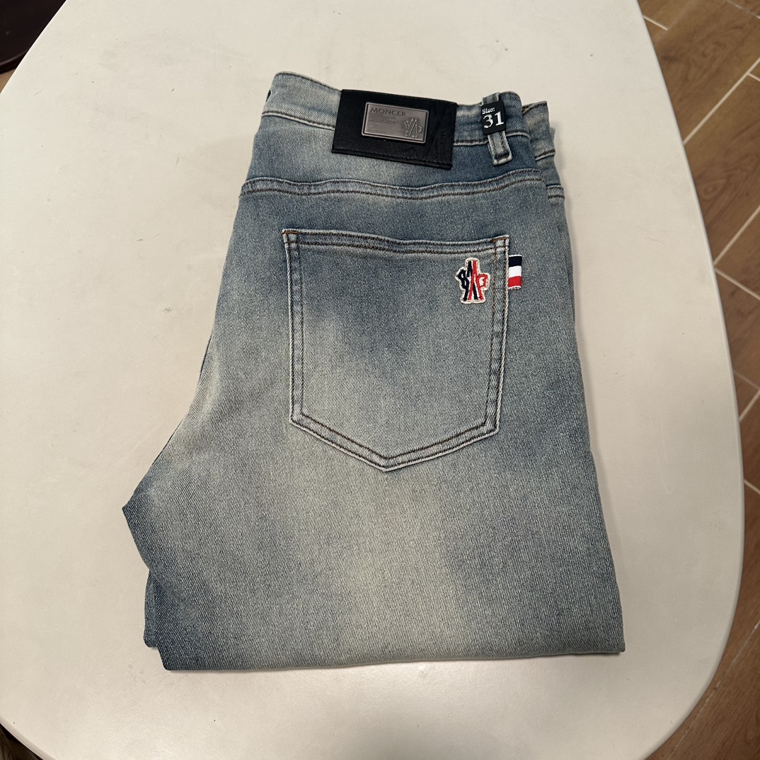 NO:160100,MON 2025 spring and summer new model is available in stock, original single hot jeans super customized model, original hardware, super heavy industry technology, excellent version, impeccable detail!  The style is not picky, it is very high-end, and the good products are not waiting for everyone. If you like it, hurry up and start, size 29-40, Moncler, jeans, alexander wang19860909MON 蒙口 2025春夏新款现货上市,原单爆款牛仔裤超级定制款,原版五金,超级重工工艺,版型超赞细节做工无可挑剔！款式不挑人,特别高档,好货不等人,看中赶紧下手,尺码29-40,,Moncler,jeans,alexander wang,Men's clothing