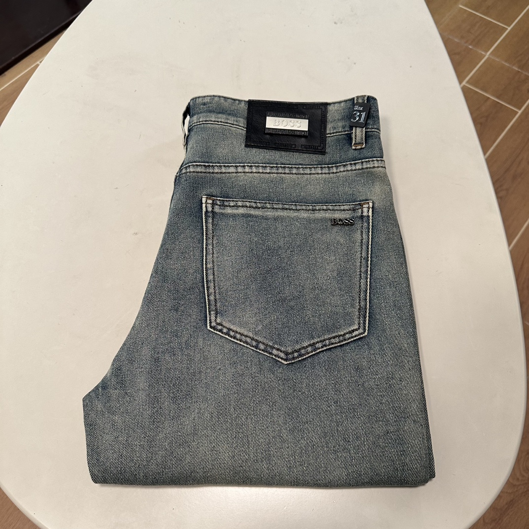 NO:160096,The new BOSS 2025 spring and summer models are available in stock, with original single hot jeans super customized style, original hardware, super heavy industry technology, excellent version, impeccable details!  The style is not picky, it is very high-end, and the good products are not waiting for everyone. If you like it, hurry up and start, size 29-40, jeans, alexander wang19860909BOSS 2025春夏新款现货上市,原单爆款牛仔裤超级定制款,原版五金,超级重工工艺,版型超赞细节做工无可挑剔！款式不挑人,特别高档,好货不等人,看中赶紧下手,尺码29-40,,jeans,alexander wang,Men's clothing