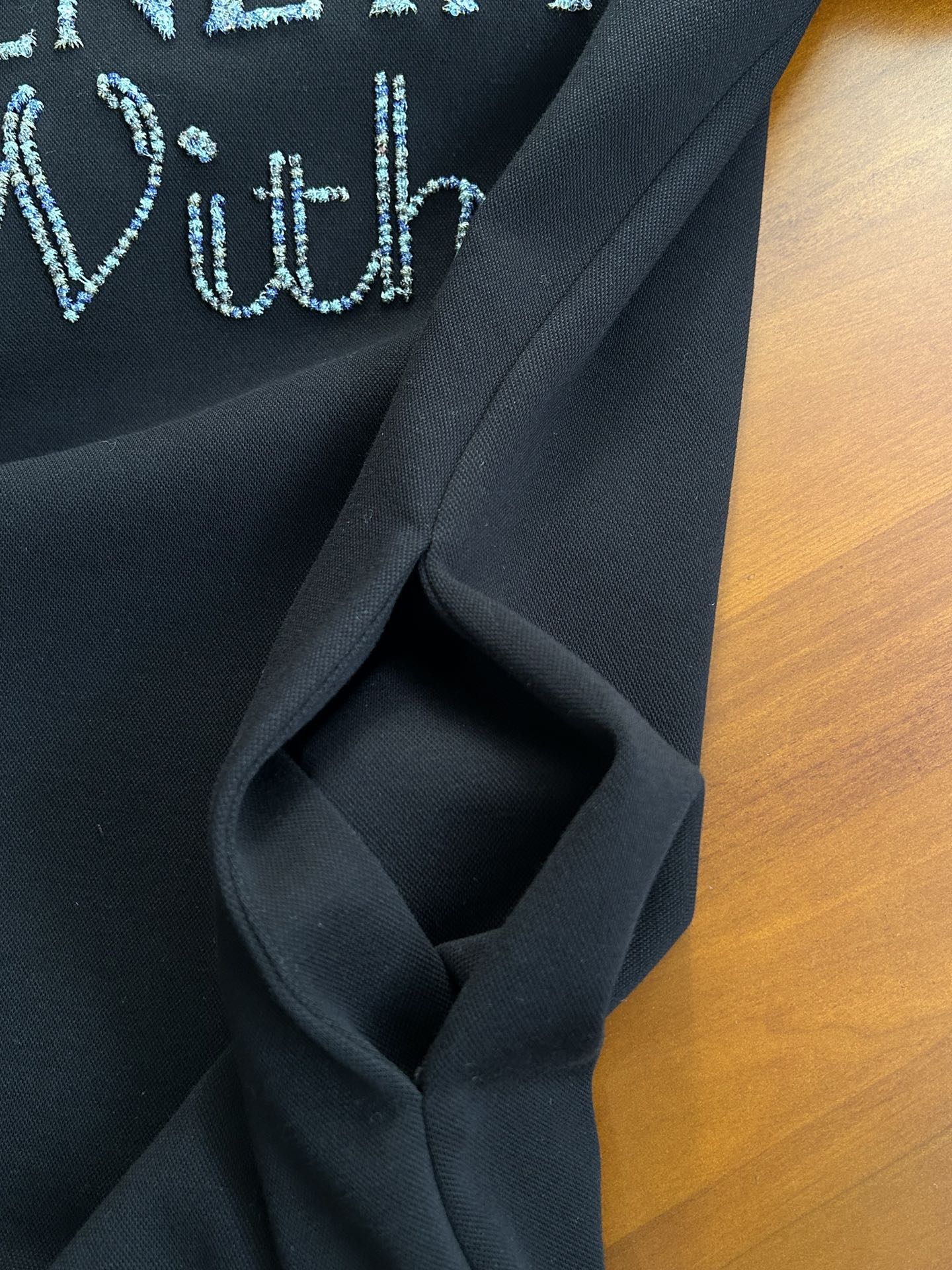 BV Dress: Comfortable and Stylish Female Suit with Unique Design - 图片 5