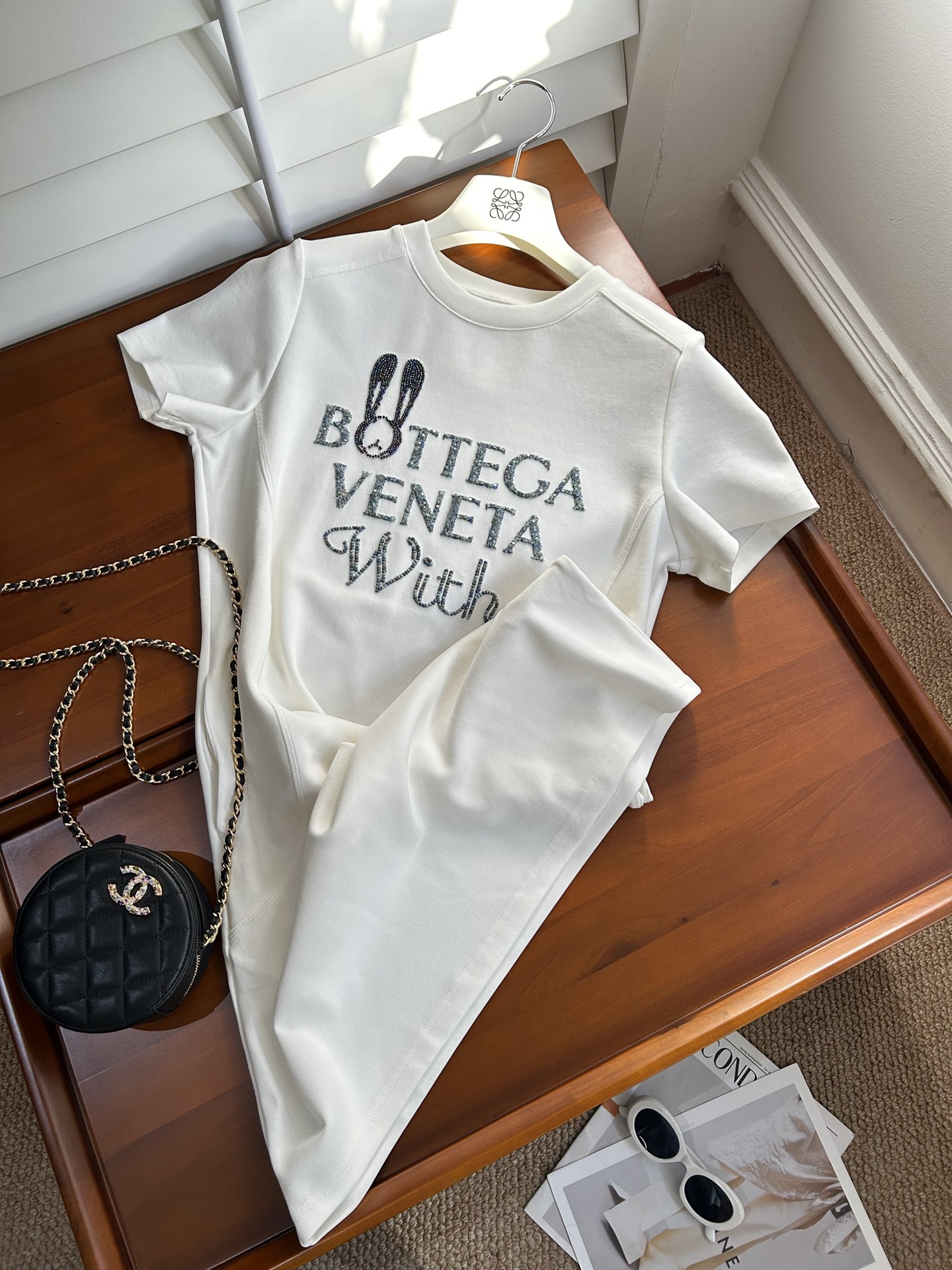 BV Dress: Comfortable and Stylish One-Size-Fits-All Suit for Women - 图片 1