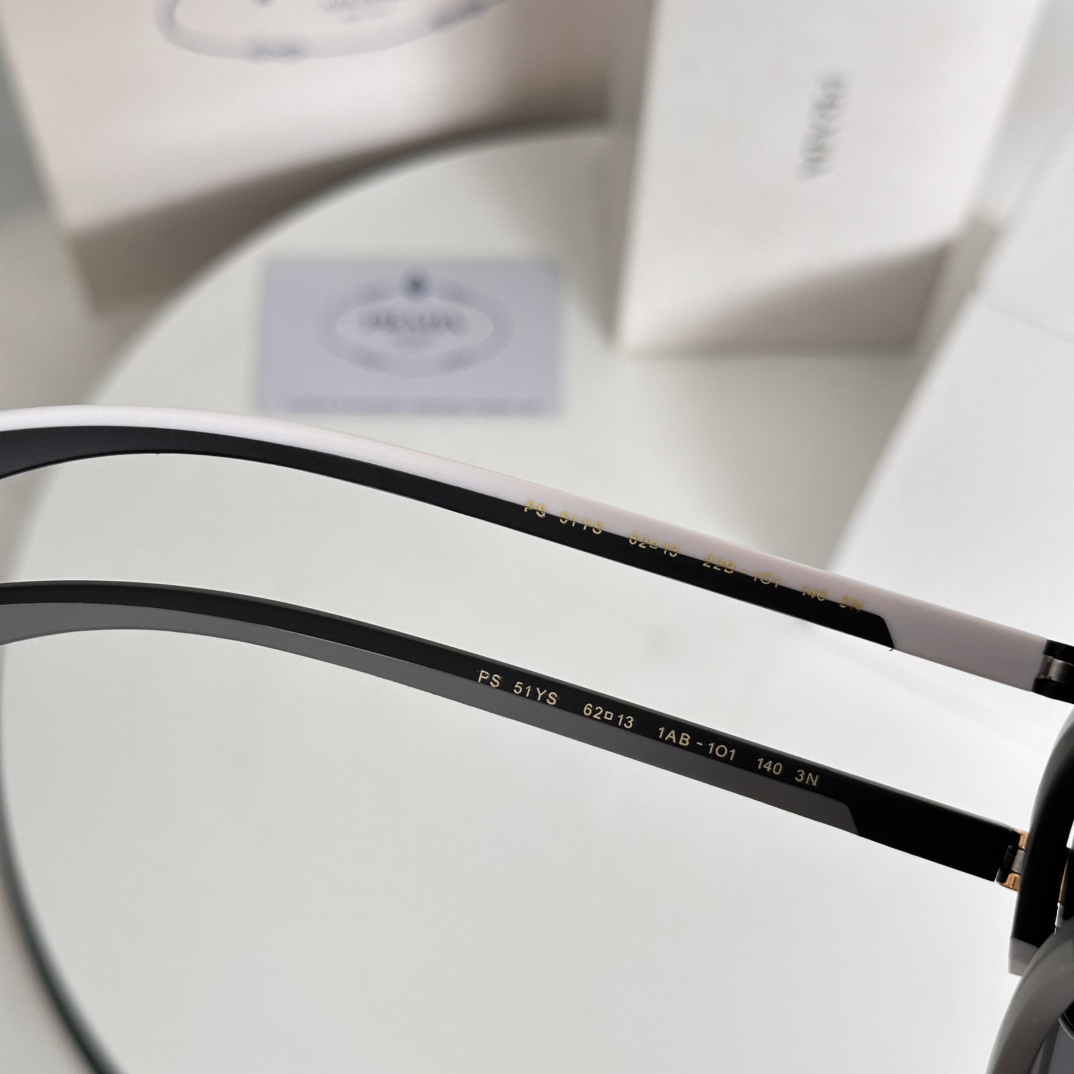  ‼️PRADA
MOD：PS51YS
size：62口13 140
