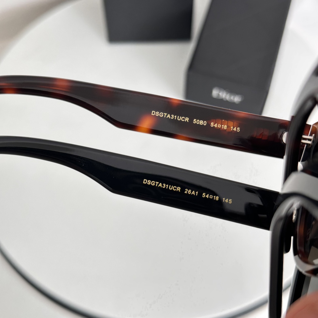  ‼️Dior
MOD：DSGTA31UCR
Size：54口18-145
