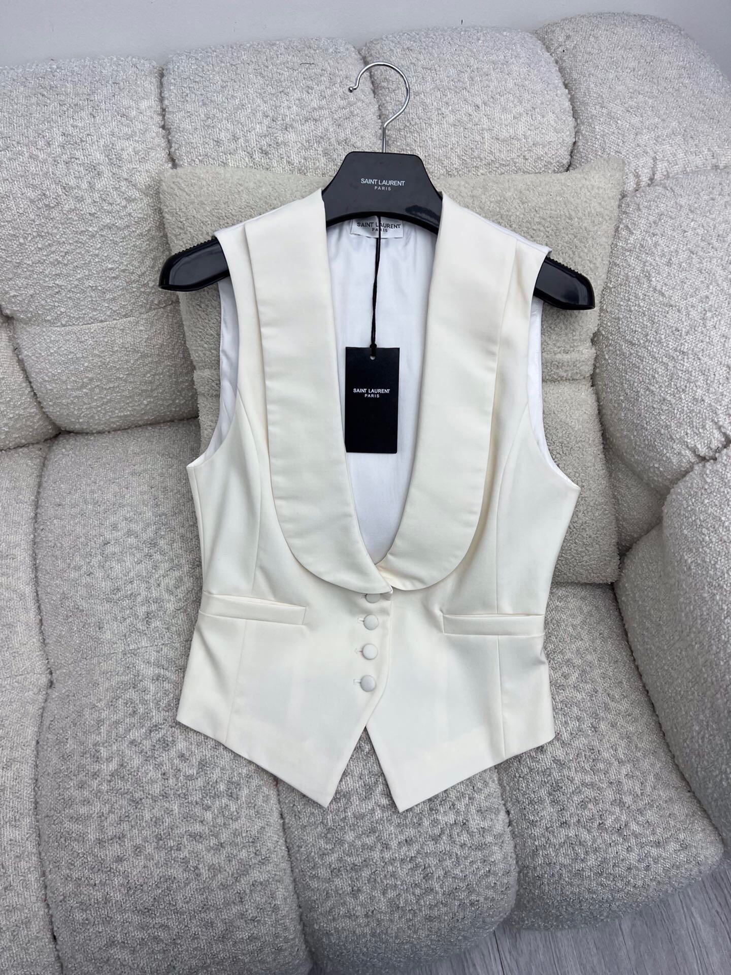 High-Quality Wool U-Collar Vest Suit by Saint Laurent with Adjustable Belt - 图片 8