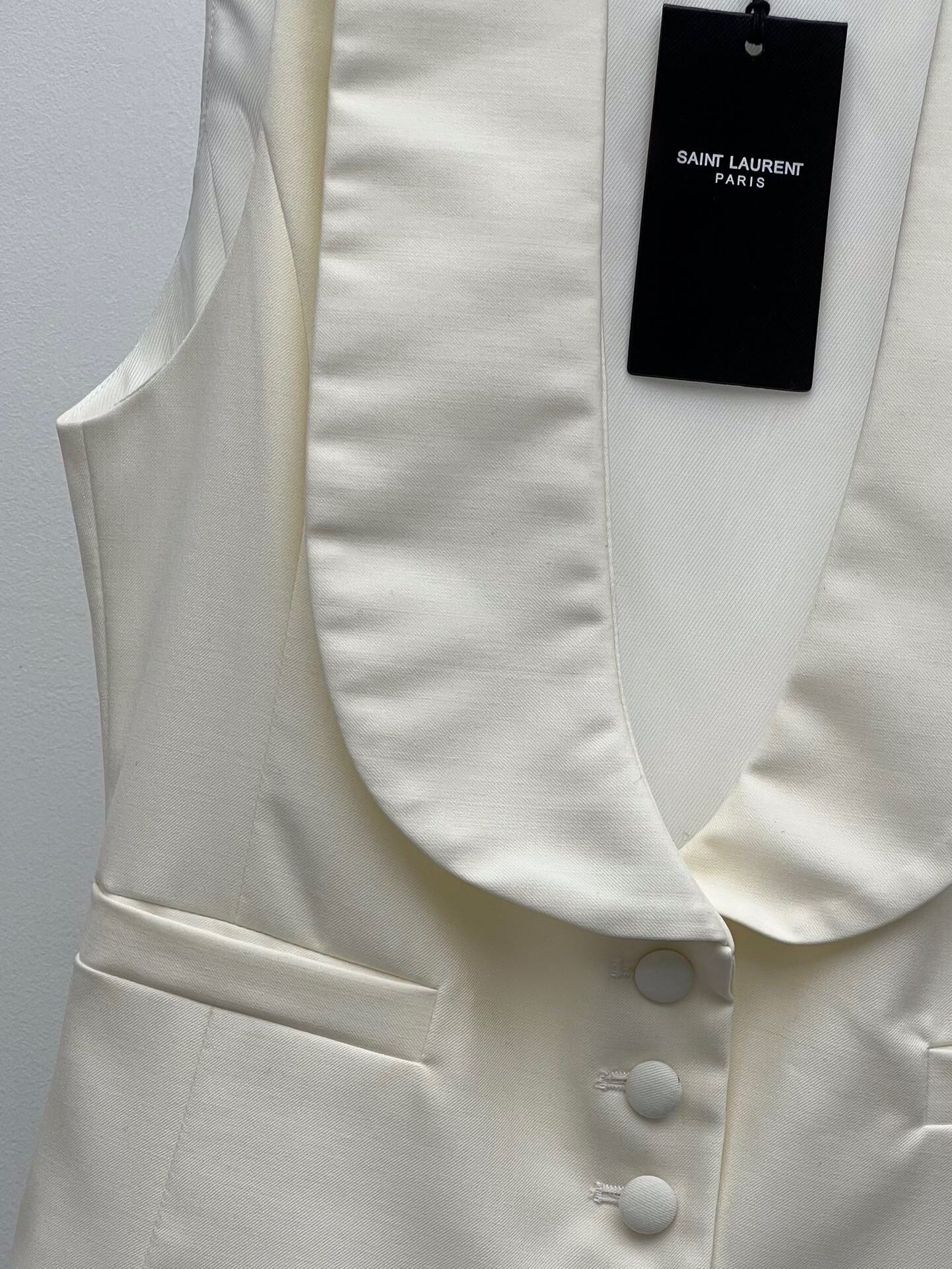 High-Quality Wool U-Collar Vest Suit by Saint Laurent with Adjustable Belt - 图片 3