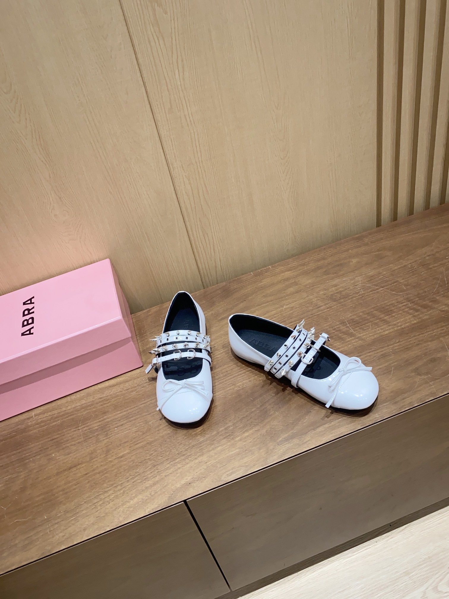 Stylish Ballerina Shoes from Abra, Spain: Spring OOTD Essential for Sweet Girls - 图片 3