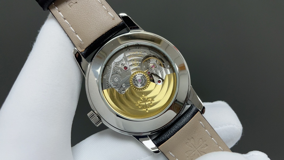 TW Factory highly recommends the classic Patek Philippe Complications 5224R-001 watch. Features a replica 31-260 PS FUS 24H movement, custom dial, and exquisite craftsmanship. A unique timepiece for watch enthusiasts.