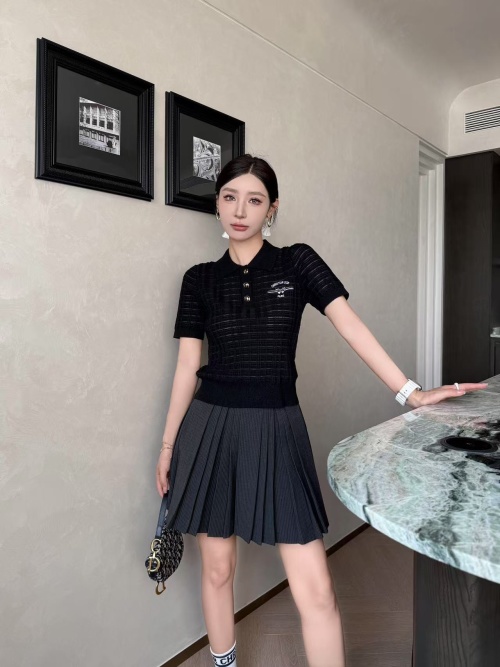 Christian Dior Paris Knitted Polo Shirt - French Elegance, Retro Design 1 Christian Dior Paris Knitted Polo Shirt – French Elegance, Retro Design