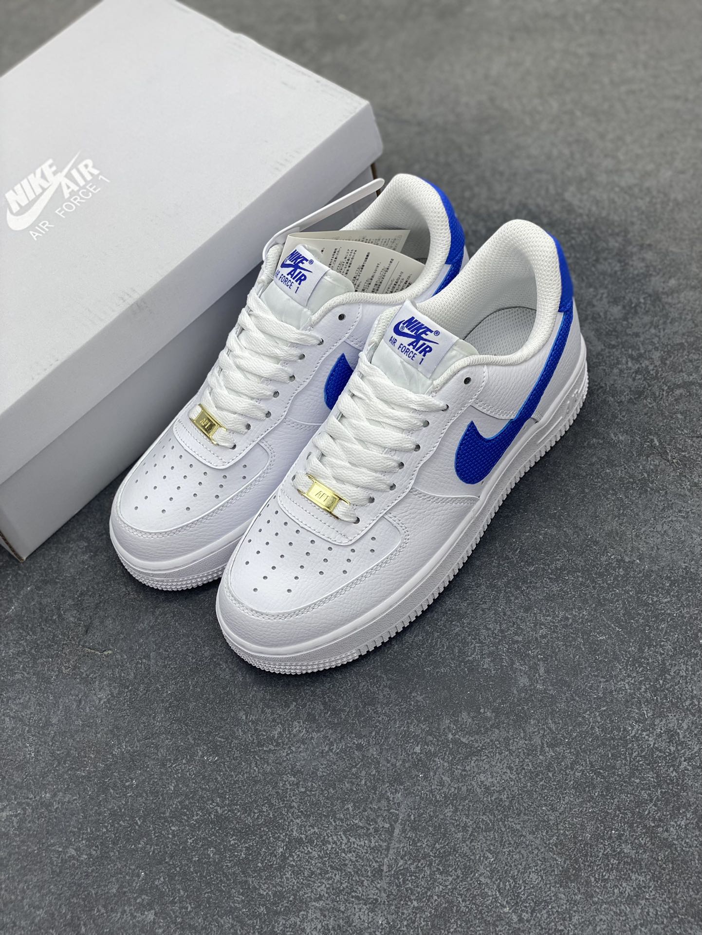 图片[8]-福利特价 Nike Air Force 1 Low 荔枝纹白蓝 空军一号低帮运动休闲板鞋 原楦头原纸板 打造纯正空军版型#专注外贸渠道 全掌内置蜂窝气垫 #原盒配件 原厂中底钢印、拉帮完美 货号：DM2845-100 尺码：36 36.5 37.5 38 38.5 39 40 40.5 41 42 42.5 43 44 44.5 45-选品中心