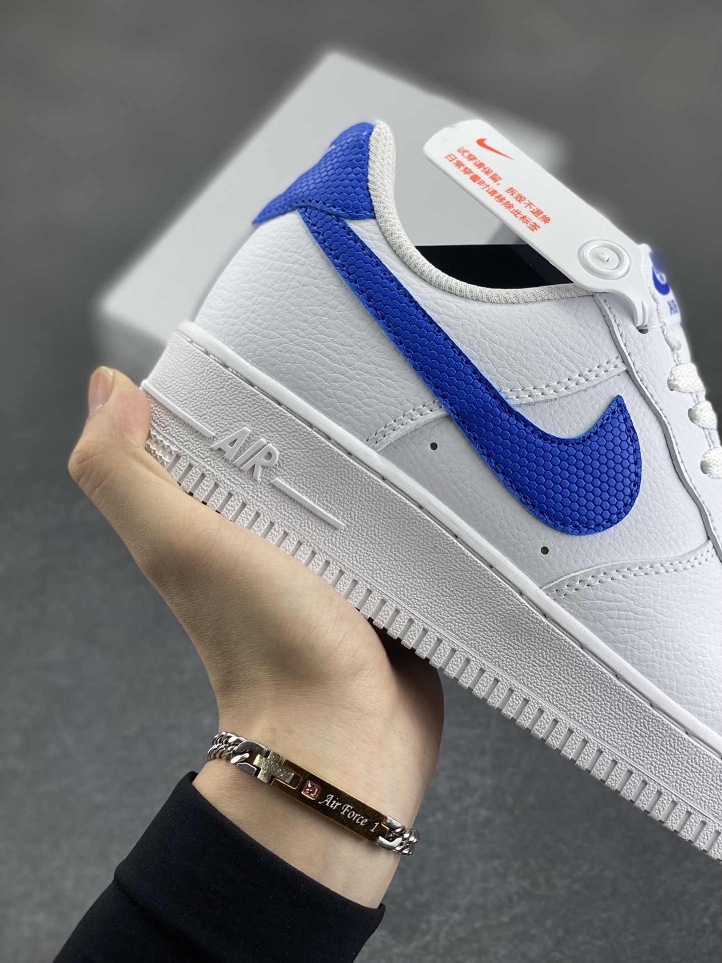 图片[6]-福利特价 Nike Air Force 1 Low 荔枝纹白蓝 空军一号低帮运动休闲板鞋 原楦头原纸板 打造纯正空军版型#专注外贸渠道 全掌内置蜂窝气垫 #原盒配件 原厂中底钢印、拉帮完美 货号：DM2845-100 尺码：36 36.5 37.5 38 38.5 39 40 40.5 41 42 42.5 43 44 44.5 45-选品中心