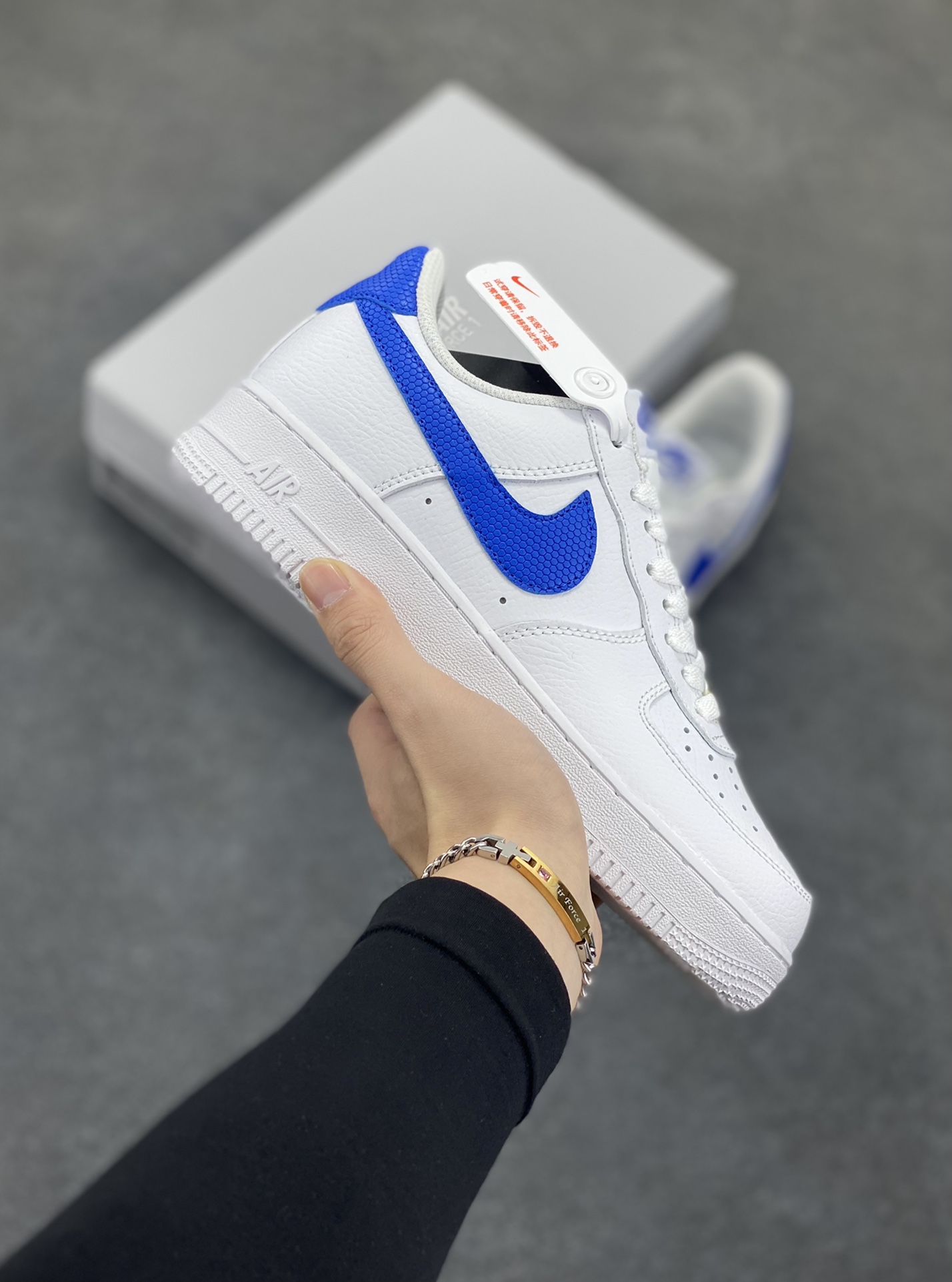 福利特价 Nike Air Force 1 Low 荔枝纹白蓝 空军一号低帮运动休闲板鞋 原楦头原纸板 打造纯正空军版型#专注外贸渠道 全掌内置蜂窝气垫 #原盒配件 原厂中底钢印、拉帮完美 货号:DM2845-100 尺码:36 36.5 37.5 38 38.5 39 40 40.5 41 42 42.5 43 44 44.5 45-选品中心