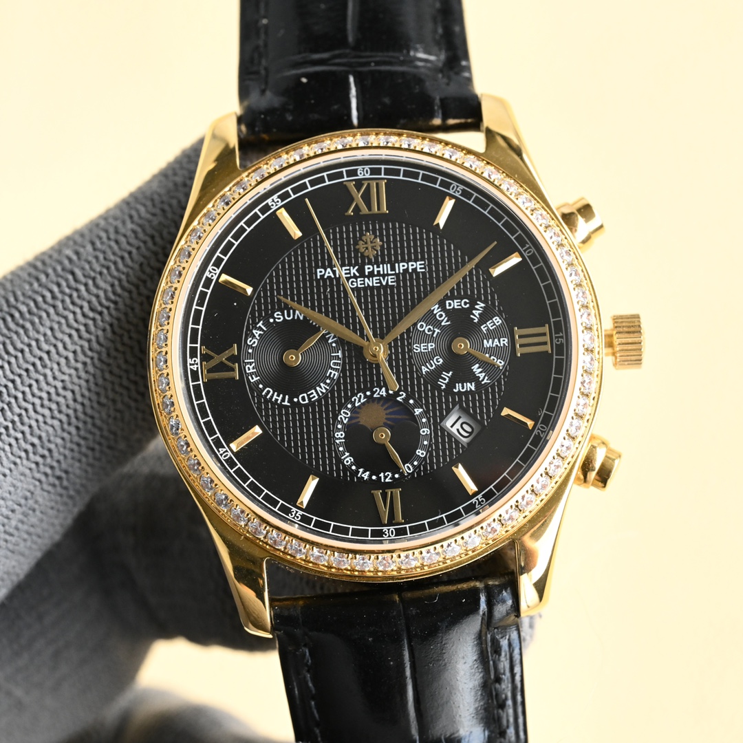 NO:337208,White gold is the highest quality!  [Rose][Rose] New Product - Patek Philippe - Complex Function Timepieces and PPF Factory sincerely cooperate!  A fine work!  (Real photo) Patek Philippe is paired with imported multi-function movement (0 rework) function (24 hours, Sunday, sun, stars, month) imported 316 stainless steel!  Paired with calfskin imported from Italy!  Original pin buckle!  Size 41mm. Wear-resistant and scratch-resistant sapphire glass!  Super deep waterproof 50 meters!  Simple but not simple!  You can never own a Patek Philippe, you are just keeping it for your descendants. (Prudent commitment The product has better luster and exquisite feel, the dial is lifelike and the shell cover is all the master level light body test, plus the high-tech forging of machines in the new era, it is shocking and noble. You deserve it!),, patek philippe,cowhide19860909白 金 最高品质！[玫瑰][玫瑰]新品-百达翡丽-复杂功能时计与PPF厂诚意合作！精品之作！（实拍图）Patek Philippe 搭配进口多功能机芯（0返修）功能（24小时,星期,日星辰,月份）进口316精钢！搭配意大利进口小牛皮！原装针扣！尺寸41mm.耐磨防刮蓝宝石玻璃！超强深度防水50米！简约而不简单！你永远无法拥有一块百达翡丽,你只是在替你的后代保管他. ( 慎重承诺 产品实物光泽手感更佳精湛 字盘刻度栩栩如生 壳套工艺都是宗师级别轻身检验 加上新时代机器高技锻造 上手震撼尊贵非凡.你值得拥有！）,,patek philippe,cowhide,Watch