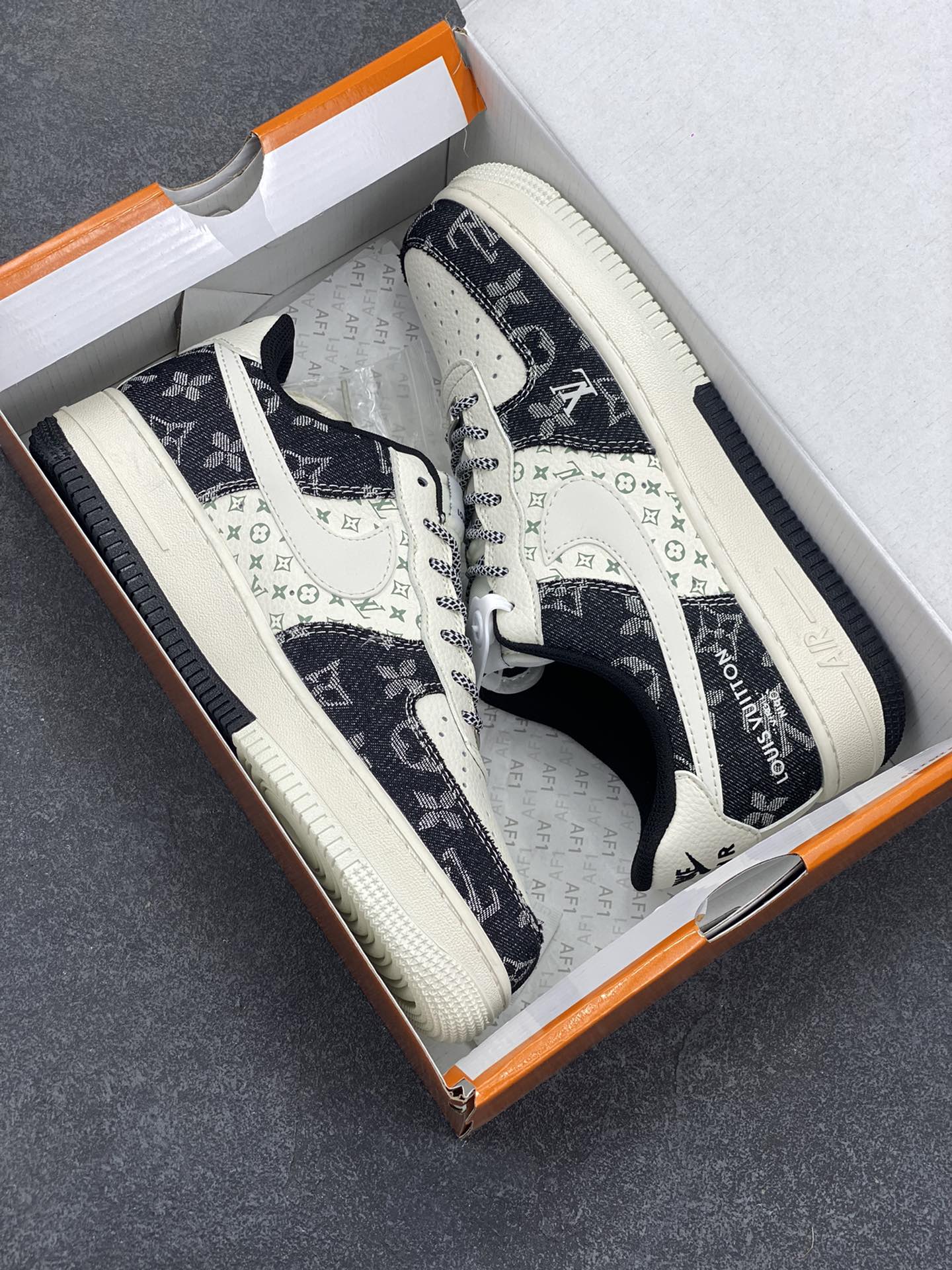 图片[9]-NIke Air Force 1 \’07 Low “LV联名——双拼印花牛仔”空军一号 低帮 运动鞋 休闲鞋 折边针车 工艺难度大 原楦头原纸板 原装鞋盒 定制五金配件 内置全掌气垫 原厂鞋底 货号：YX5066-317 尺码：36 36.5 37.5 38 38.5 39 40 40.5 41 42 42.5 43 44 44.5 45-选品中心