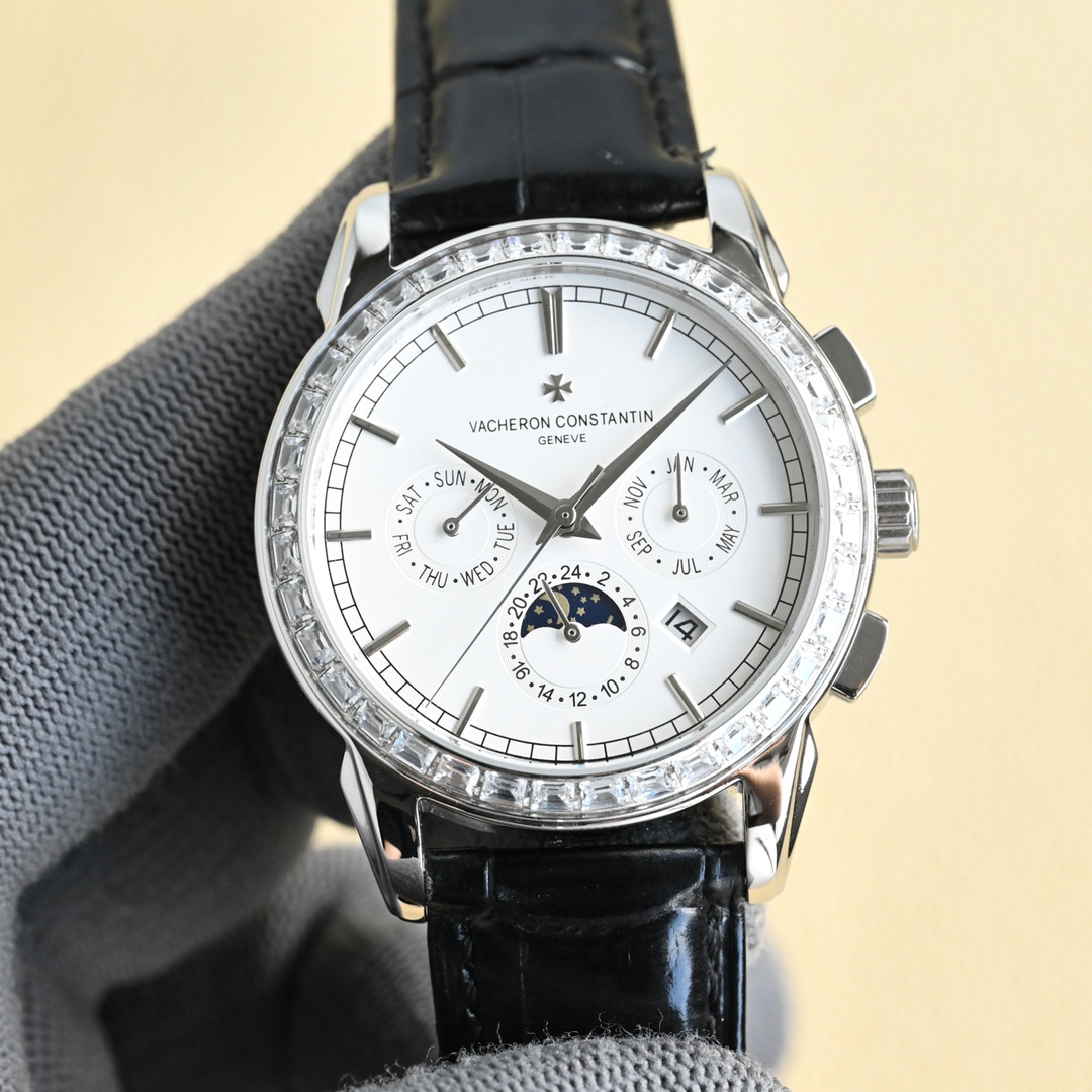 NO:337222,White Gold Diamond 50 TWFactory, a masterpiece from Taiwan factory, a new V2 upgraded version!  The highest version of the market, Jiangshi Chuanxi series 5000T/000P_B Perpetual Calendar multi-function watch, 1 is equipped with a movement consistent with the authentic one, the balance wheel is completely consistent with the authentic one, and all functions can be used normally. 2 Improve the four angle curves of the case, the color curves of the dial are more in line with each other, and the 12 scales are polished more delicately, and the overall closer to the counter!  3 Paired with Italian cowhide to make your wrist fit more comfortable!  The Vacheron Constantin series produced by TW factory integrates the most unique DNA of Vacheron Constantin and is a symbol of Vacheron Constantin's ultimate elegance, fully reflecting the purest tradition of the high-end watchmaking industry!  Suitable for all kinds of business occasions, simple, refined and elegant!  TW's fine reproduction, please enjoy it!  ,vacheron,cowhide19860909白 金 钻50 TWFactory,台湾厂力作,全新V2升级版！市场最高版本江诗传袭系列5000T/000P_B万年历多功能腕表,1搭载与正品一致机芯,摆轮与正品完全一致,所有功能均可正常使用.2对表壳的四个角弧度进行改善,表盘颜色弧度更契合,12个刻度打磨更细腻,整体更贴近专柜！3搭配意大利牛皮让手腕更贴合舒适！TW工厂出品的江诗.丹顿传袭系列融汇了江诗.丹顿最独特的DNA,是江诗丹顿极致优雅的象征,充分体现了高级制表业最纯粹的传统！适合各种商务场合,简敛精致不失优雅！TW精品复刻,敬请品鉴！,,vacheron,cowhide,Watch