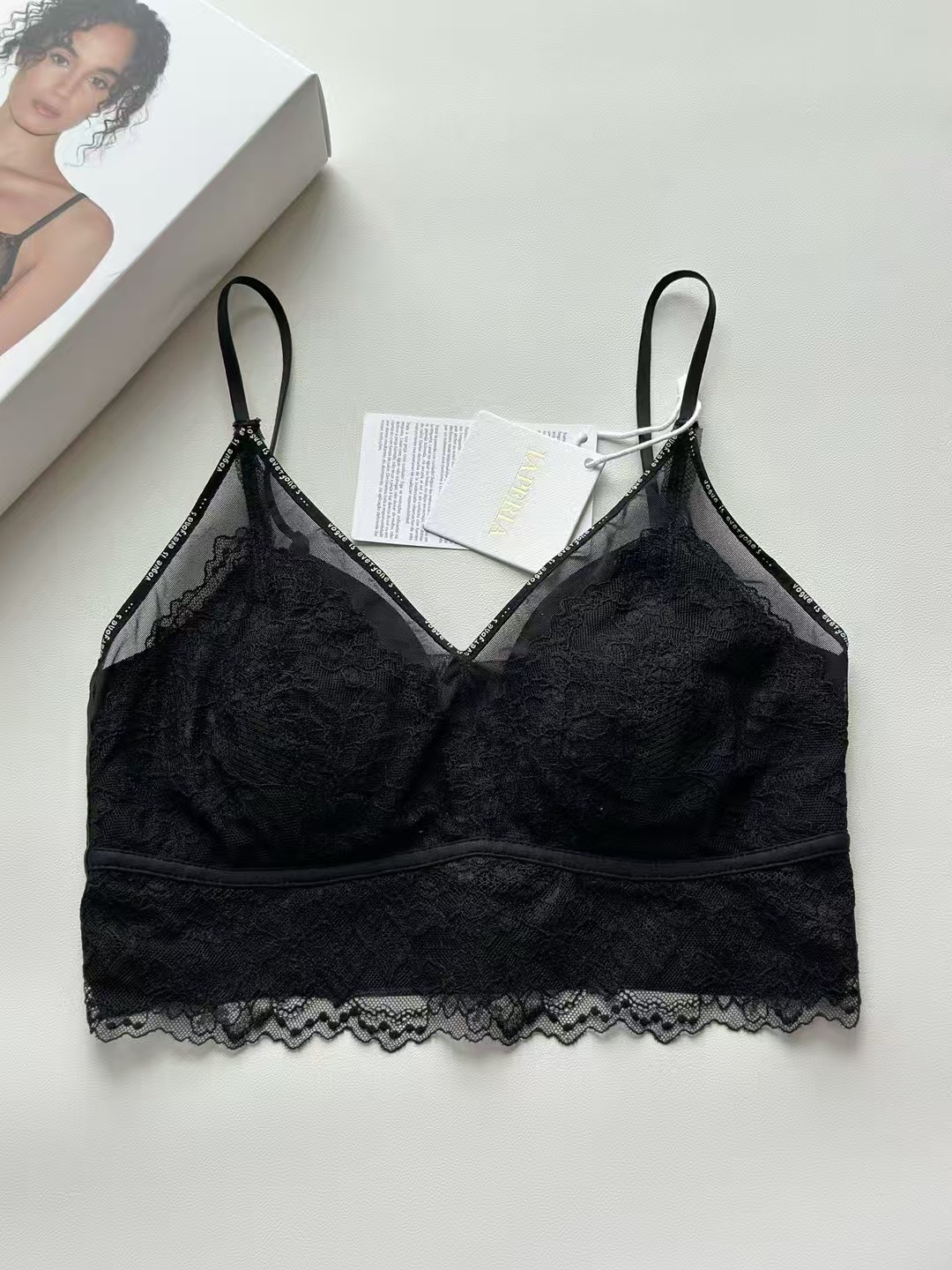 Laperla Lace Bralette Bra - Seamless Comfort & Light Support 3 i1745645186 2427 1