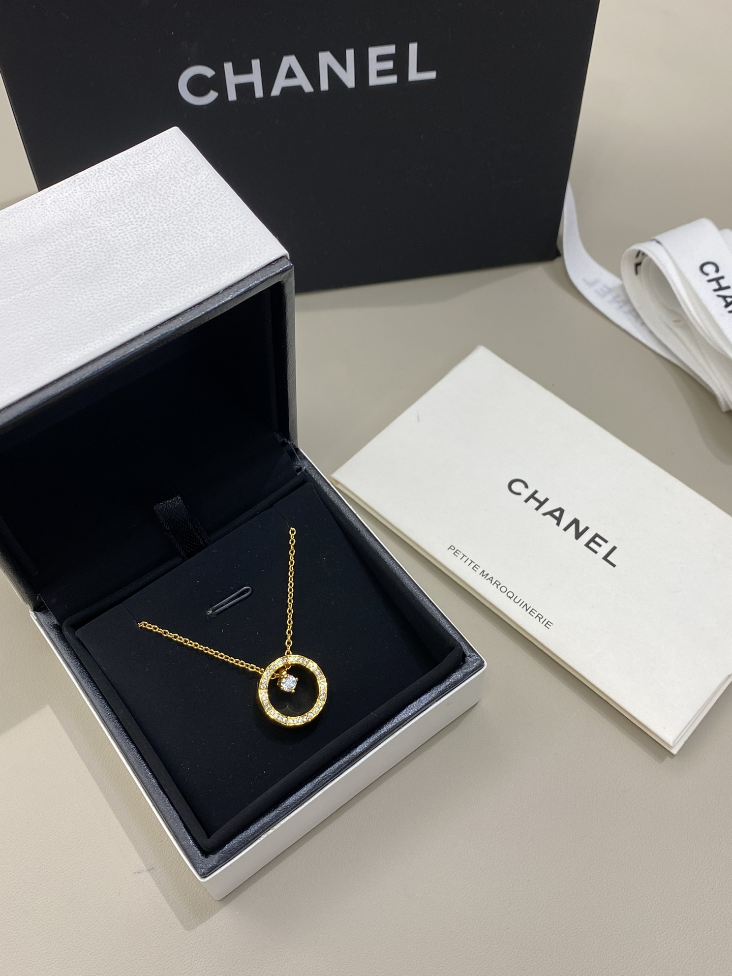 CHANEL quilted necklace