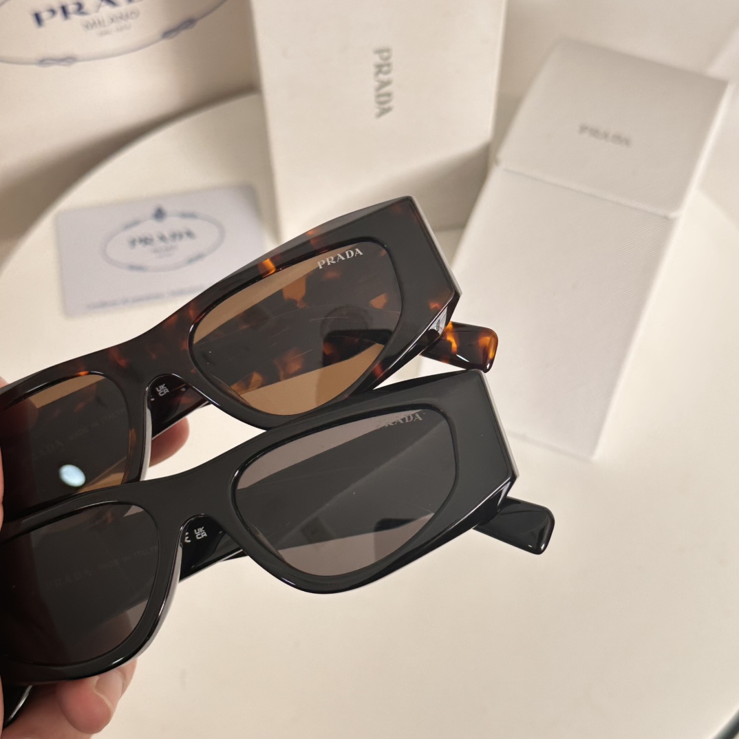  ‼️PRAD*普拉*眼镜系列堪称精湛制作PRB19S SIZE：53口17-145彰显独特个 经典版材