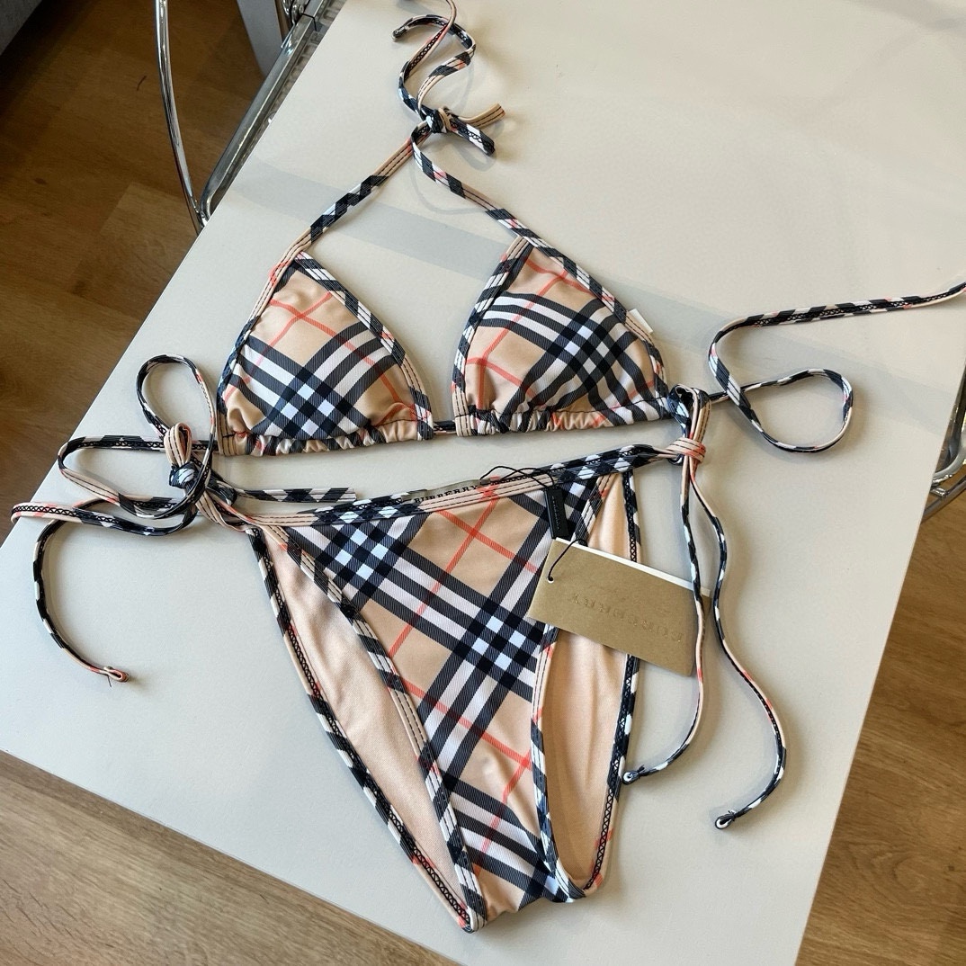 NO:304989,Burberry's classic British swimsuit, the real thing is so beautiful!  If you can't take pictures of it, whoever wears it will be beautiful!  Very worth buying SML XL swimsuits, swimsuits, swimsuits, bikinis, burberry, burberry, swimsuits, bikinis19860909Burberry巴宝莉经典英伦格泳衣,实物实在太美了！拍不出来它的美谁穿谁美！很值得入手 SML XL泳衣泳裤比基尼,泳衣，泳裤，比基尼,burberry,burberry,swimsuits,bikinis,accessory