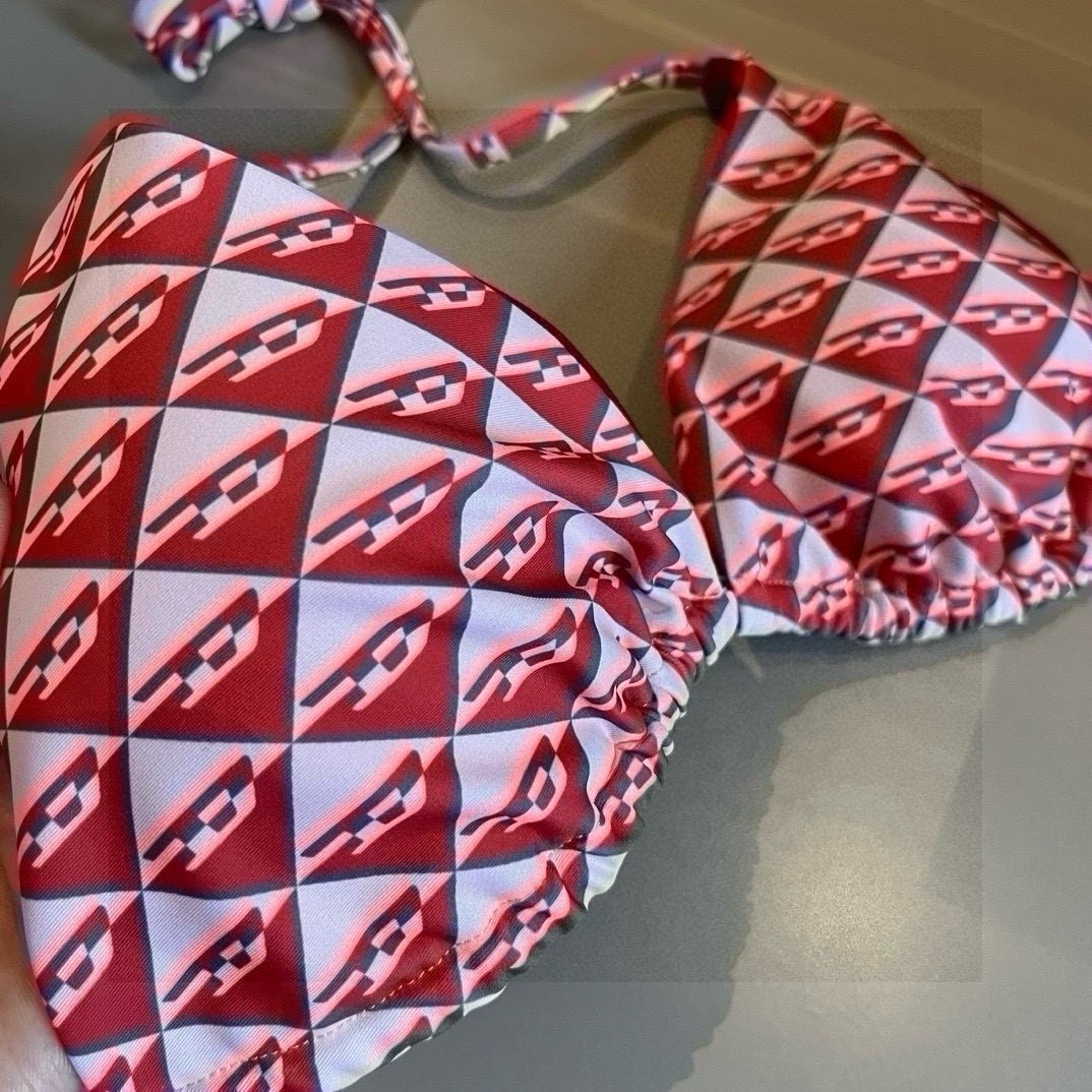 。

DIE SEL比基尼👙，分体泳衣，S M L XL