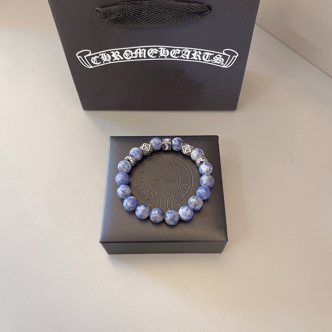 NO:633847,88240. Chrome Hearts New Product Release Jumei’s latest bracelet is of a higher grade and is the same style as that of celebrities. The details are distressed. The glossy version is not available in the market. This model has been on sale. Chrome Hearts is a best-selling model. It goes well with trendy clothes, chrome hearts, and high-end Cardia accessories.1986090988240.克罗心 新品发布巨美最新款手串档次更高明星同款 细节对版做旧处理 非市面亮面版型 这款一直在出 克罗心里面热卖款 非常好搭配潮流衣服,,chrome hearts,卡迪亚高端饰品,Jewelry