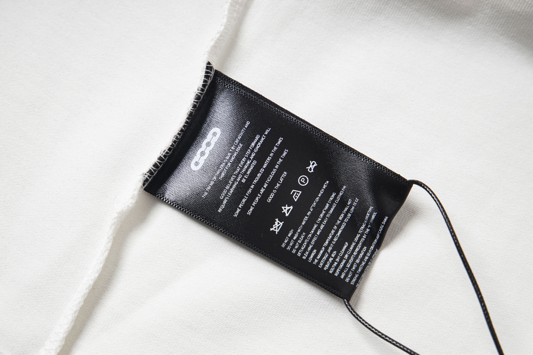 P93

颜色：黑色，白色
码数：S M L XL