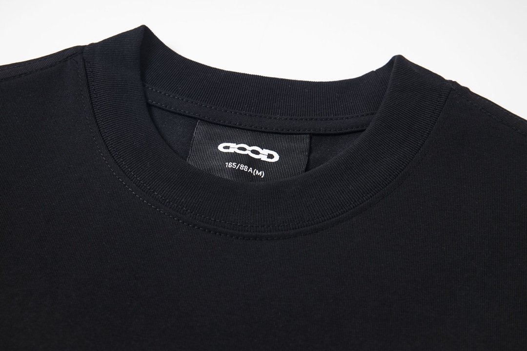 P93

颜色：黑色，白色
码数：S M L XL