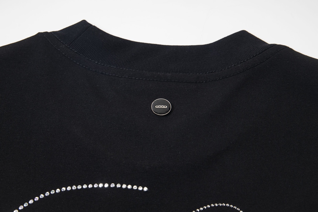 P93

颜色：黑色，白色
码数：S M L XL