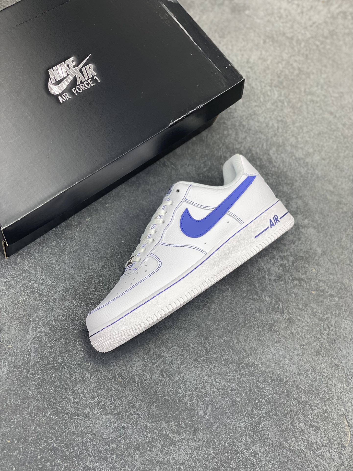 图片[7]-福利特价 Nike Air Force 1 Low 白蓝 原楦头原纸板 打造纯正空军版型 专注外贸渠道 全掌内置蜂窝气垫 原盒配件 原厂中底钢印、拉帮完美 货号：HQ2037-100 尺码：36 36.5 37.5 38 38.5 39 40 40.5 41 42 42.5 43 44 44.5 45-选品中心