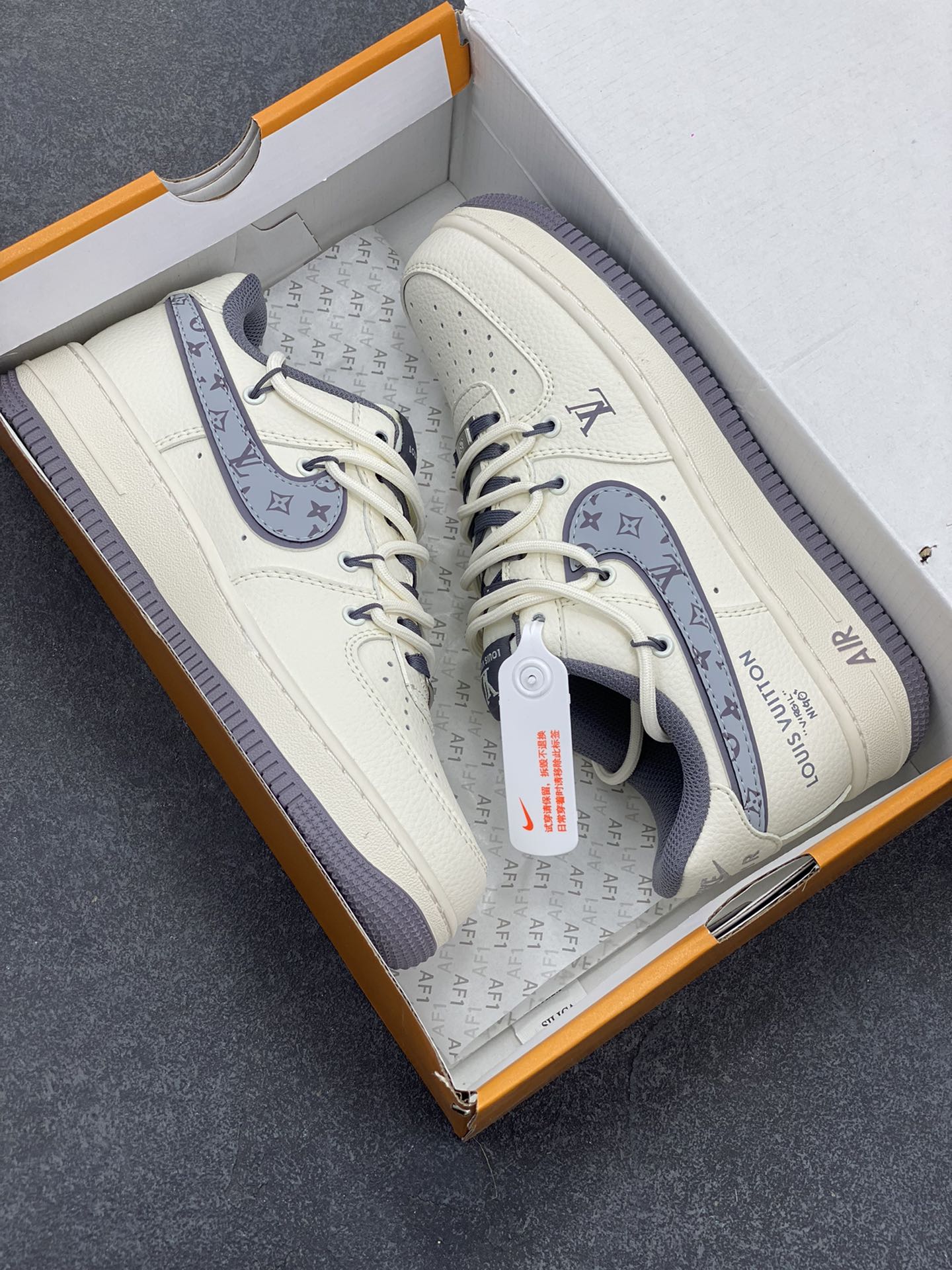 图片[9]-NIke Air Force 1 \’07 Low “LV联名——灰勾抽绳”空军一号 低帮 运动鞋 休闲鞋 折边针车 工艺难度大 原楦头原纸板 原装鞋盒 定制五金配件 内置全掌气垫 原厂鞋底 货号：DM6868-067 尺码：36 36.5 37.5 38 38.5 39 40 40.5 41 42 42.5 43 44 44.5 45-选品中心
