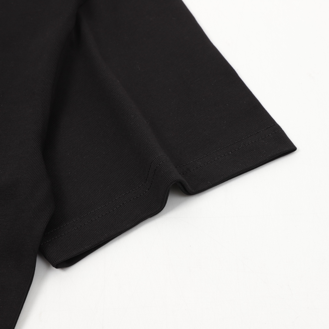 💰100
DIOR/迪奥 47logo标语印花情侣款短袖TEE
size：XS-L
