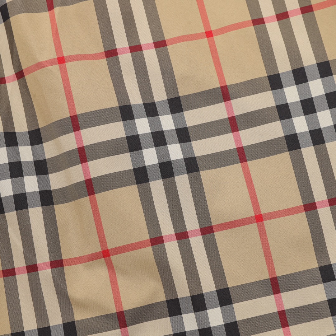 💰130
BURBERRY/巴宝莉 格纹印花徽标双面穿短裤
Size：XS-L