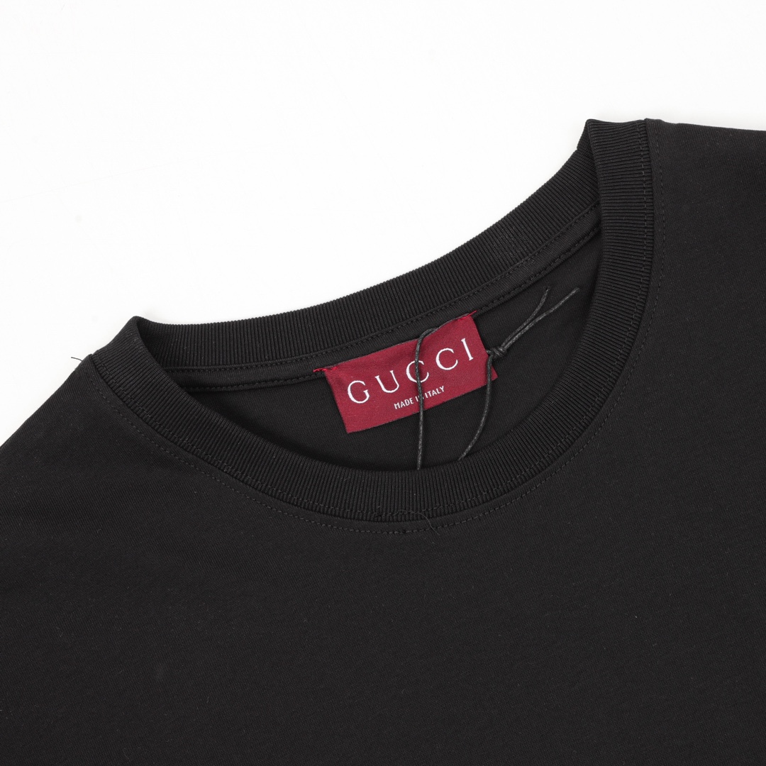 💰100
GUCCI/古驰 花卉刺绣字母圆领T恤
size：XS-L