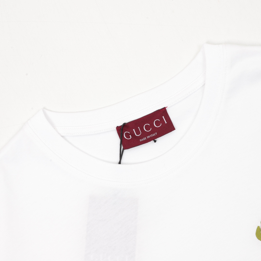 💰100
GUCCI/古驰 花卉刺绣字母圆领T恤
size：XS-L