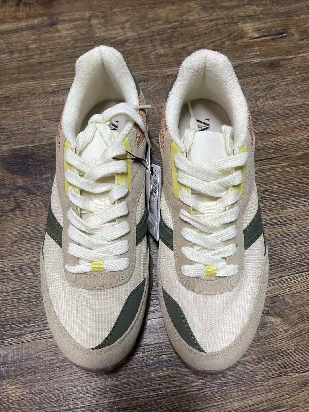 ZARA Retro Casual Sneakers - Stylish, Comfortable & Versatile Footwear 3 i1745744129 447 1